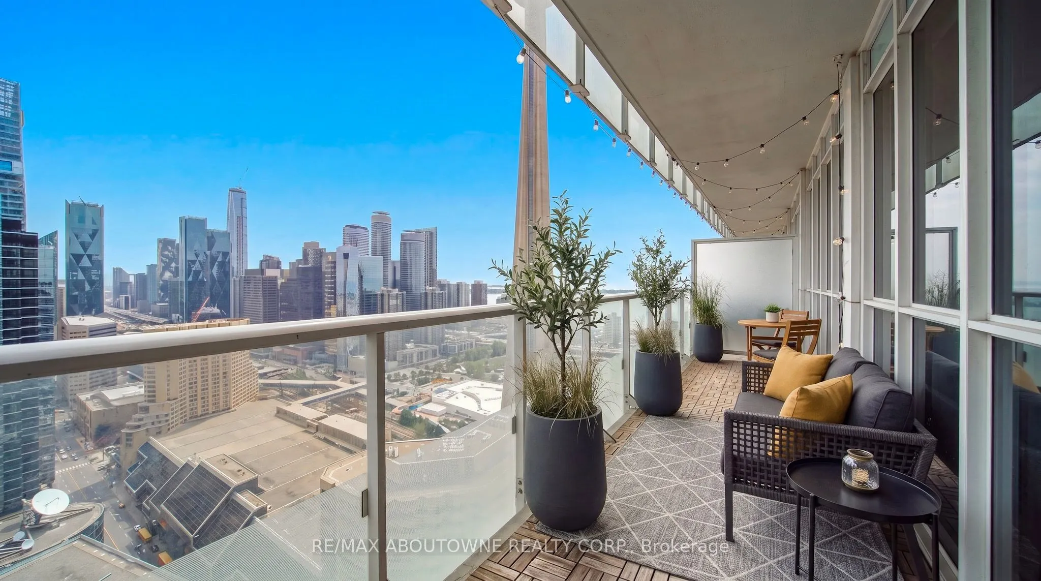 300 Front Street W #3909
