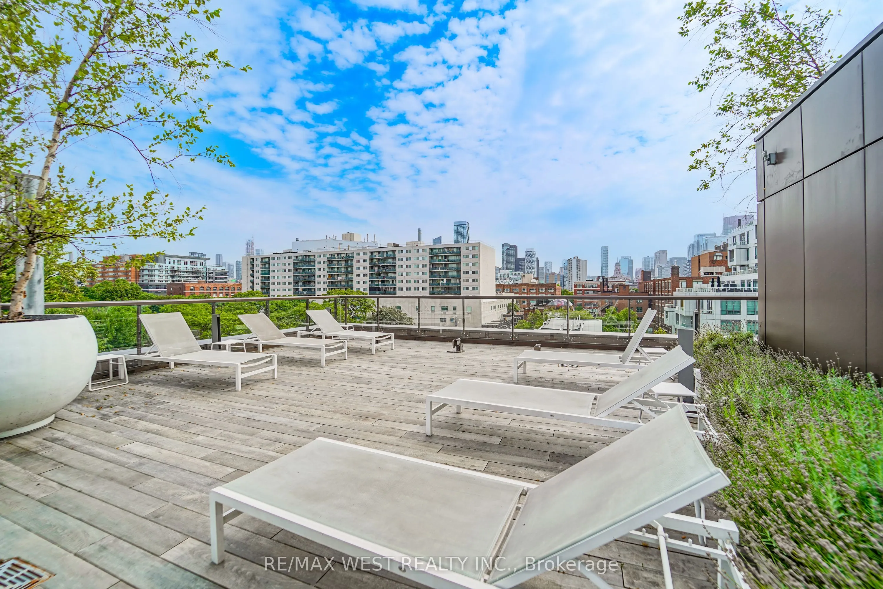 80 Vanauley Street #203