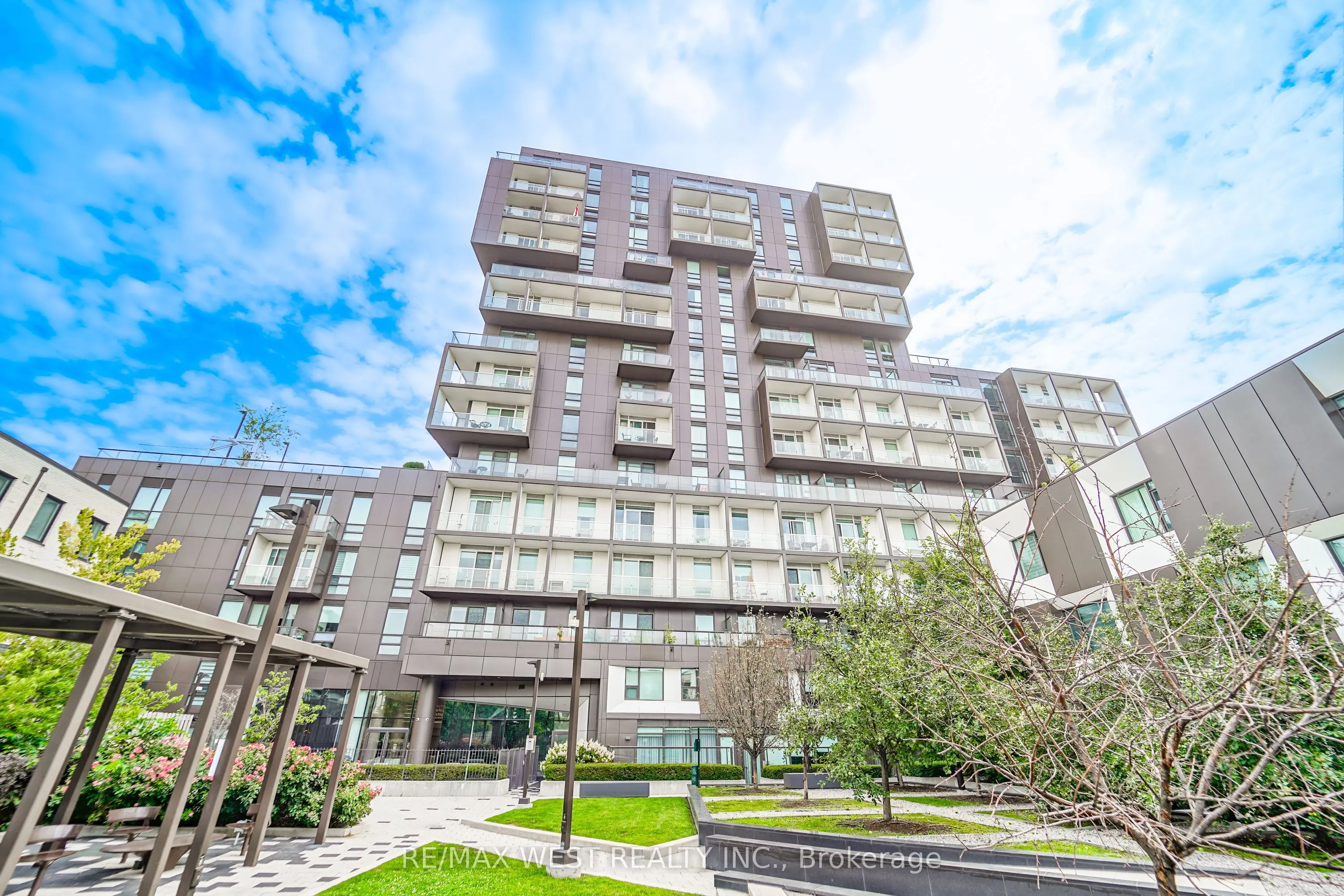 80 Vanauley Street #203