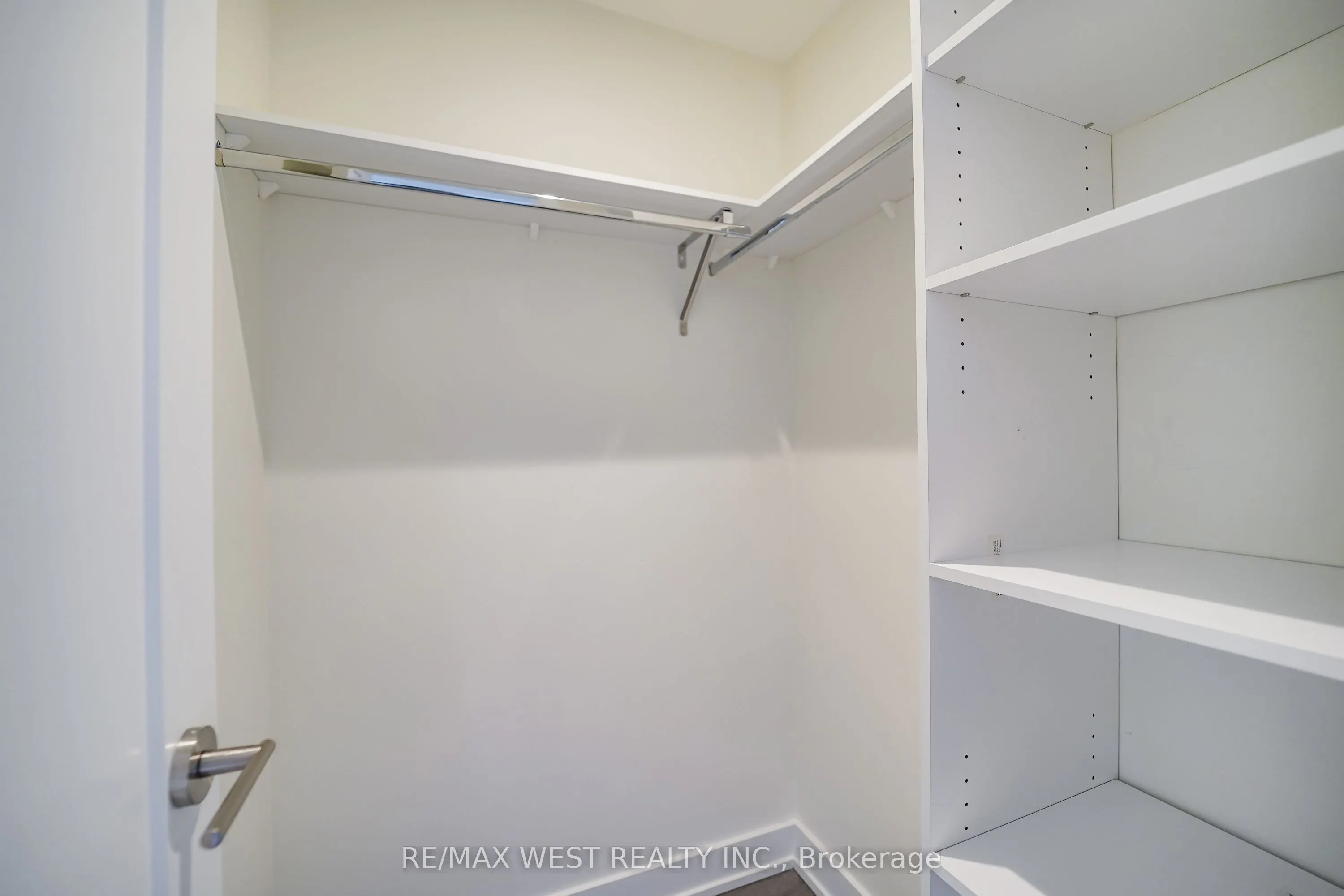 80 Vanauley Street #203