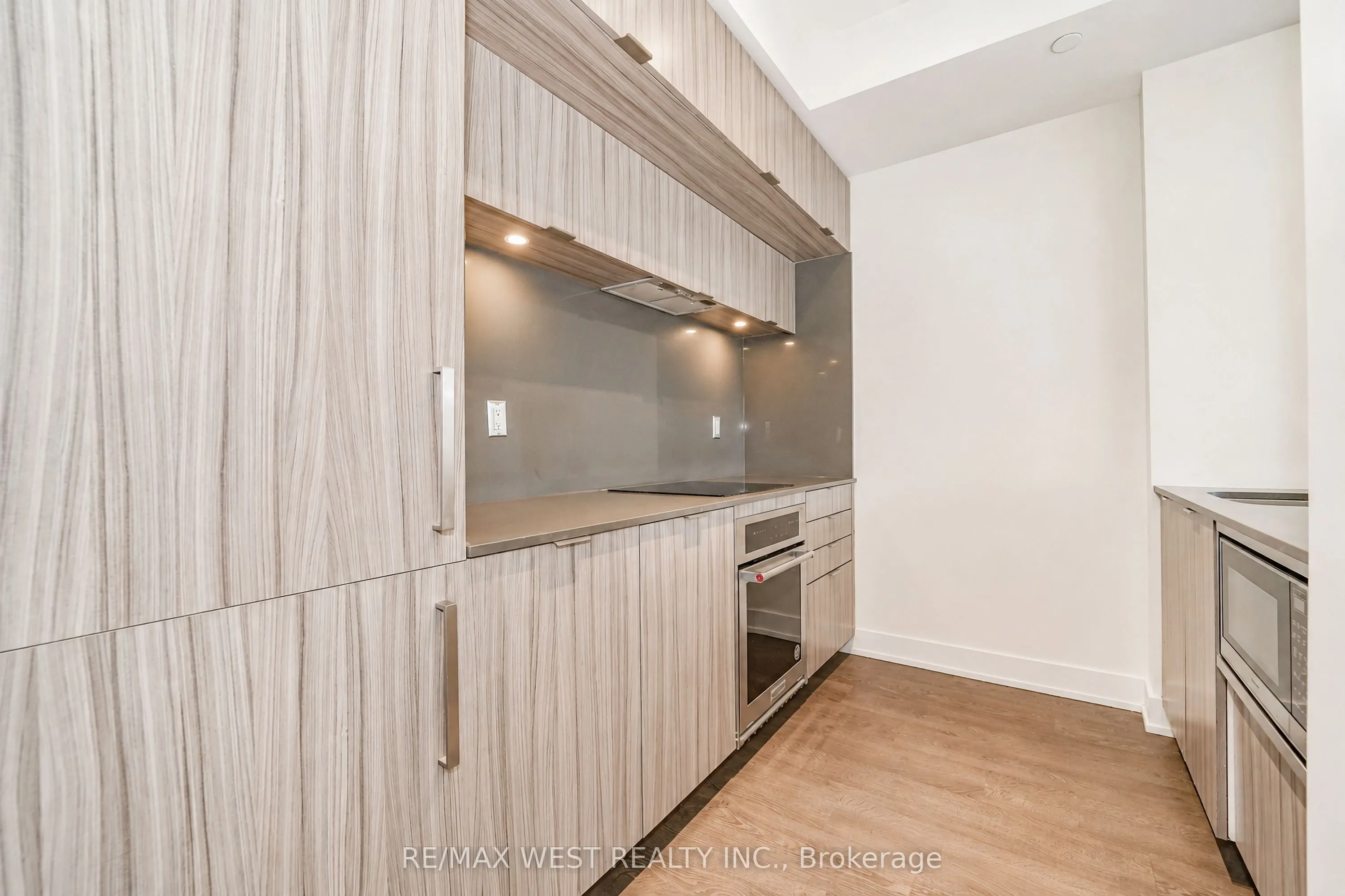 80 Vanauley Street #203