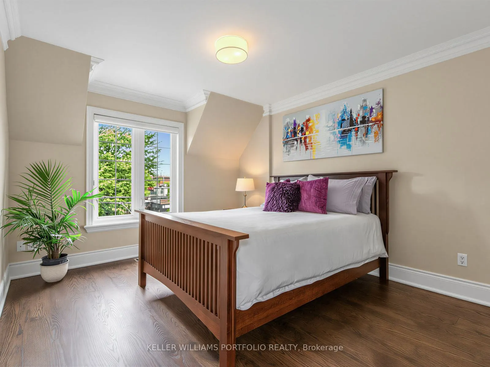 21 Albertus Avenue