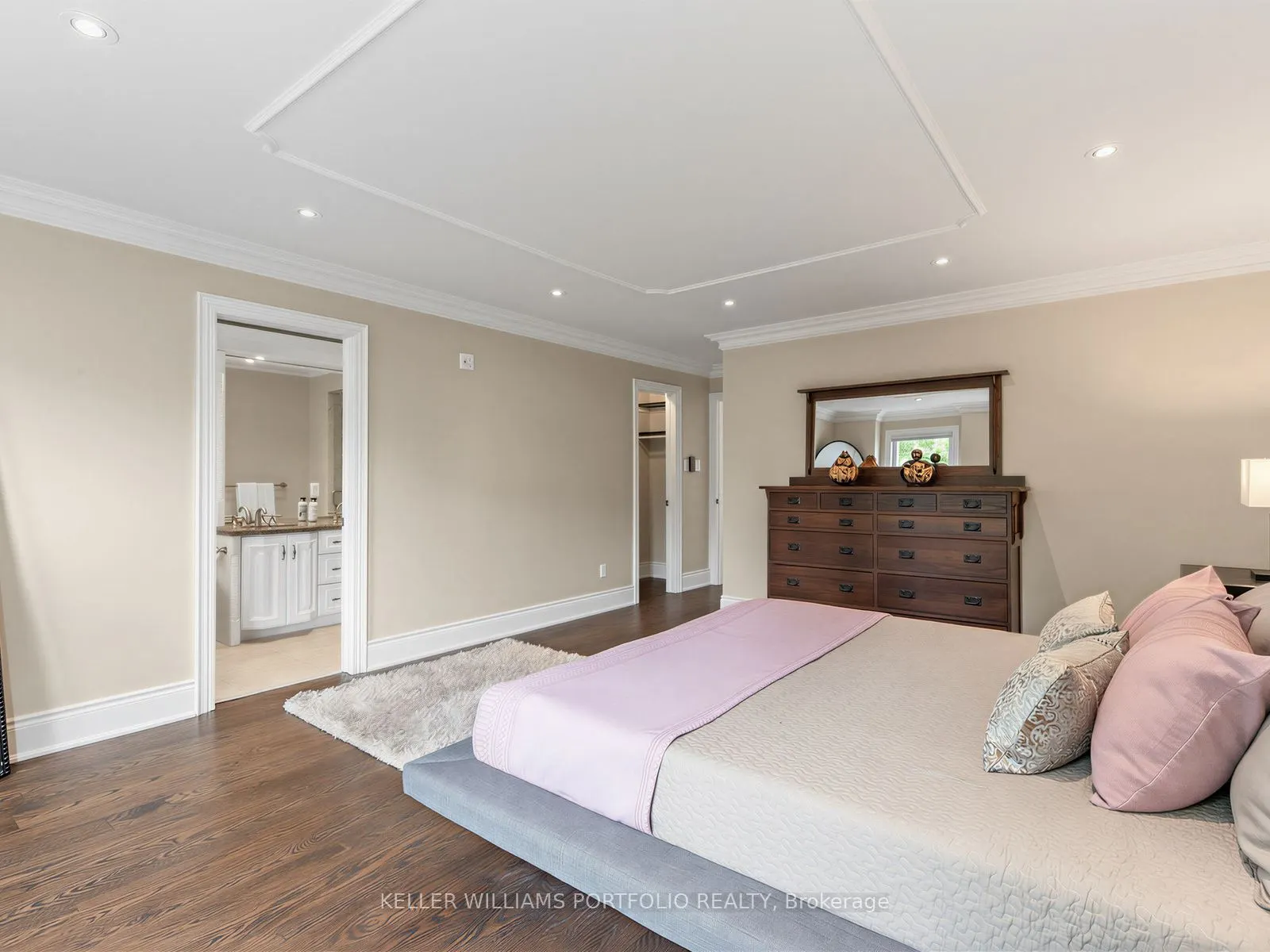 21 Albertus Avenue