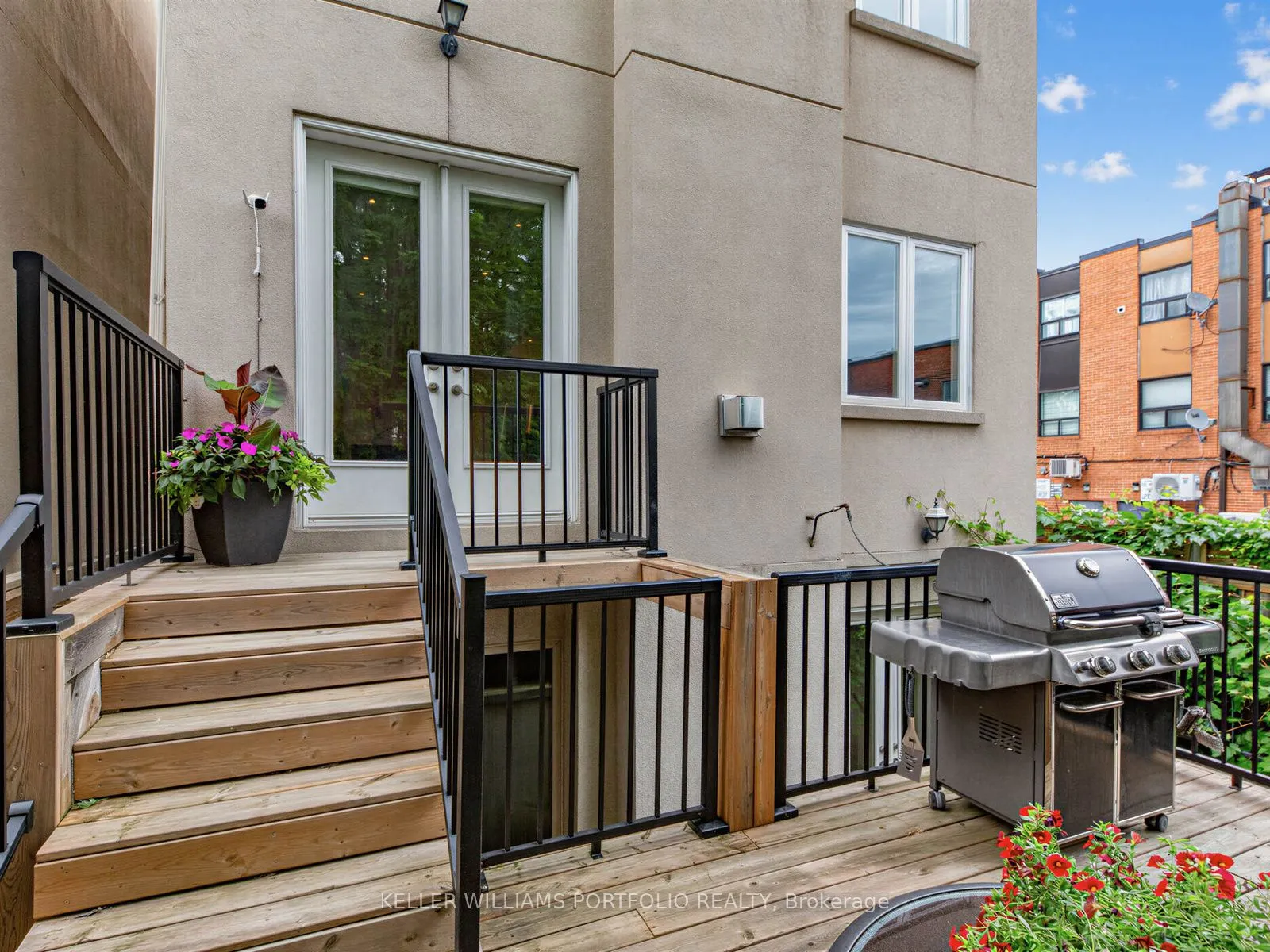 21 Albertus Avenue