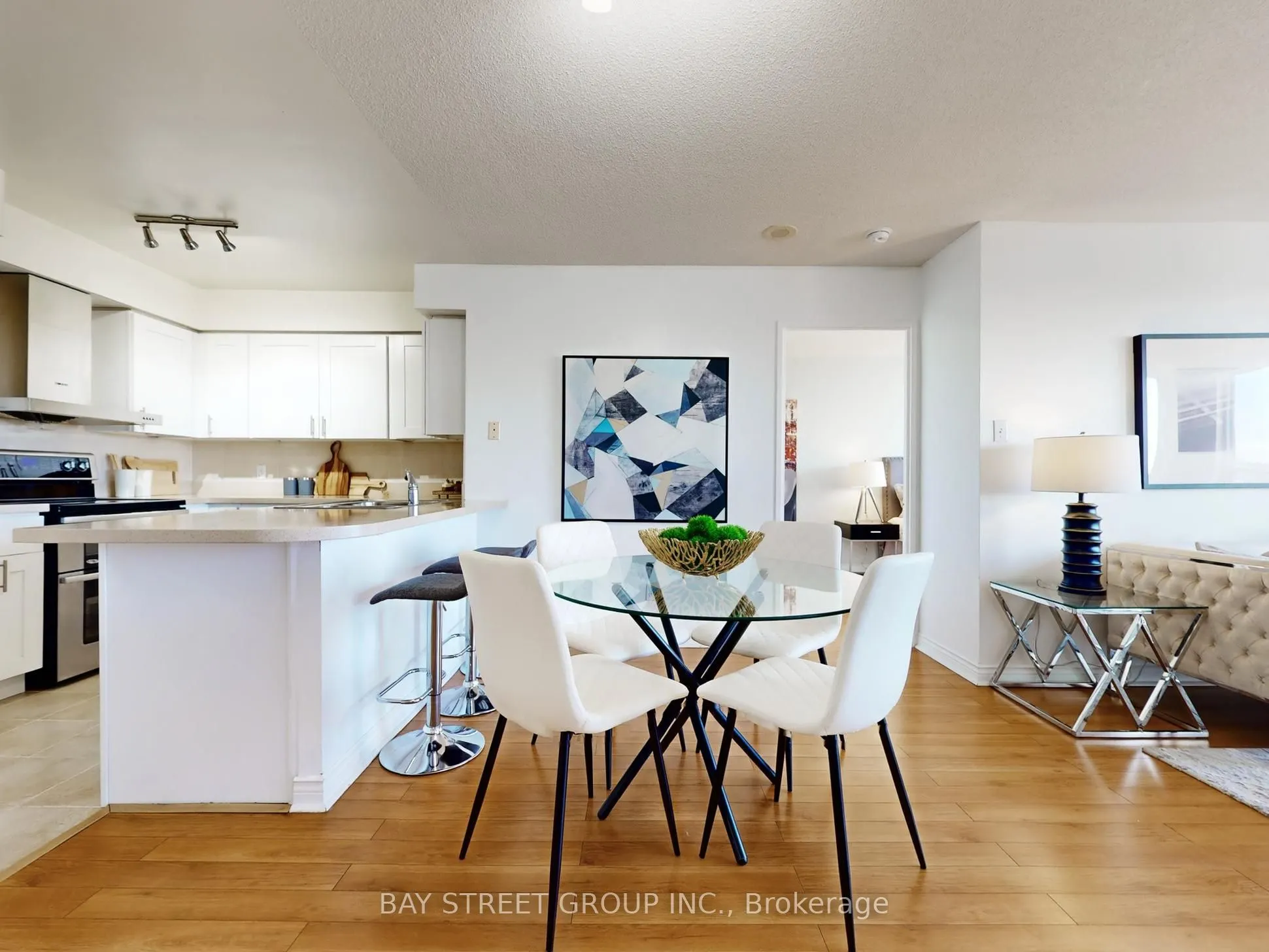 260 Doris Avenue #906