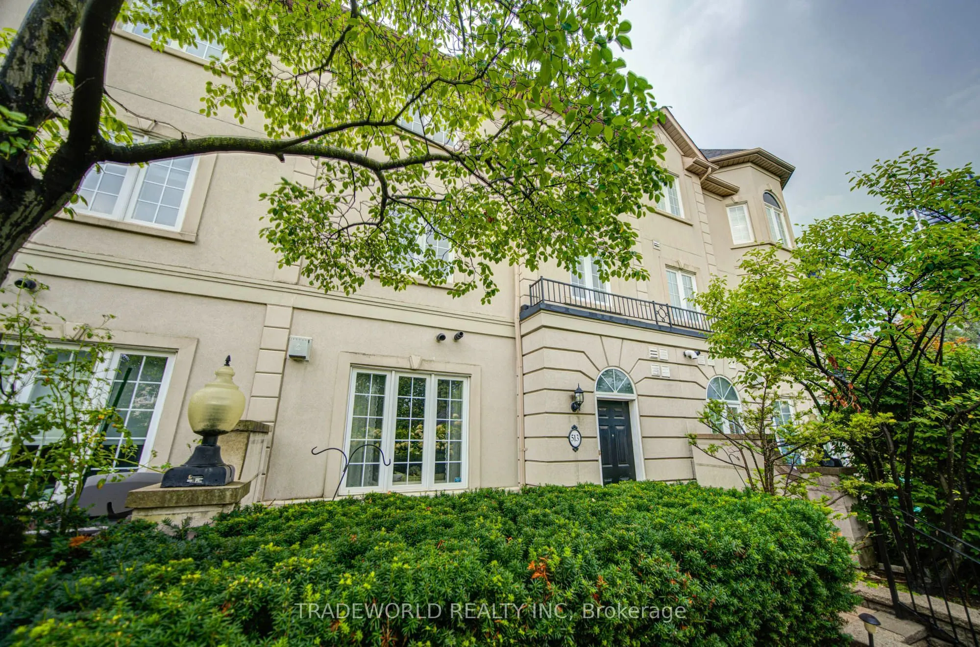 37 Avondale Avenue #513