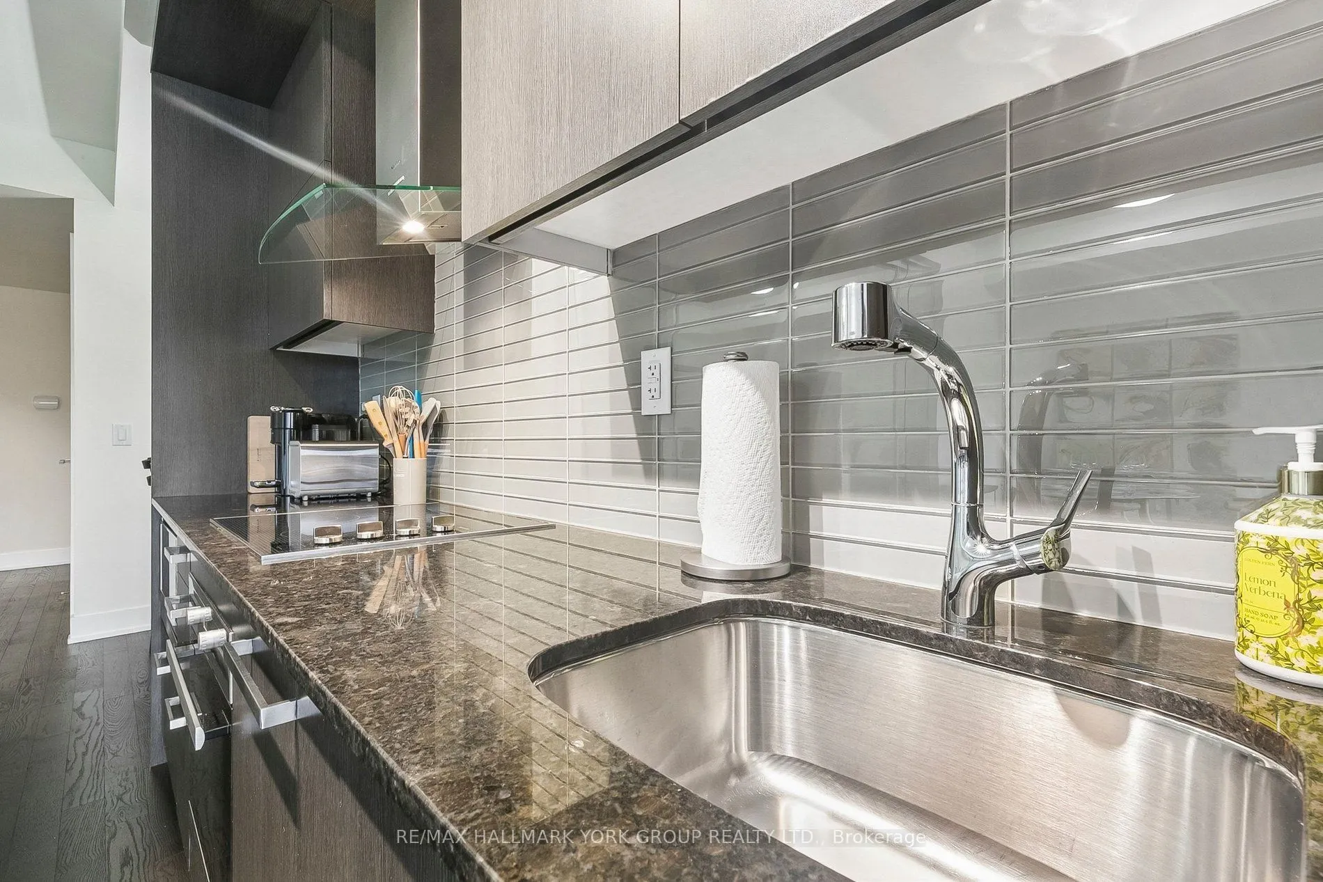 3018 Yonge Street #606