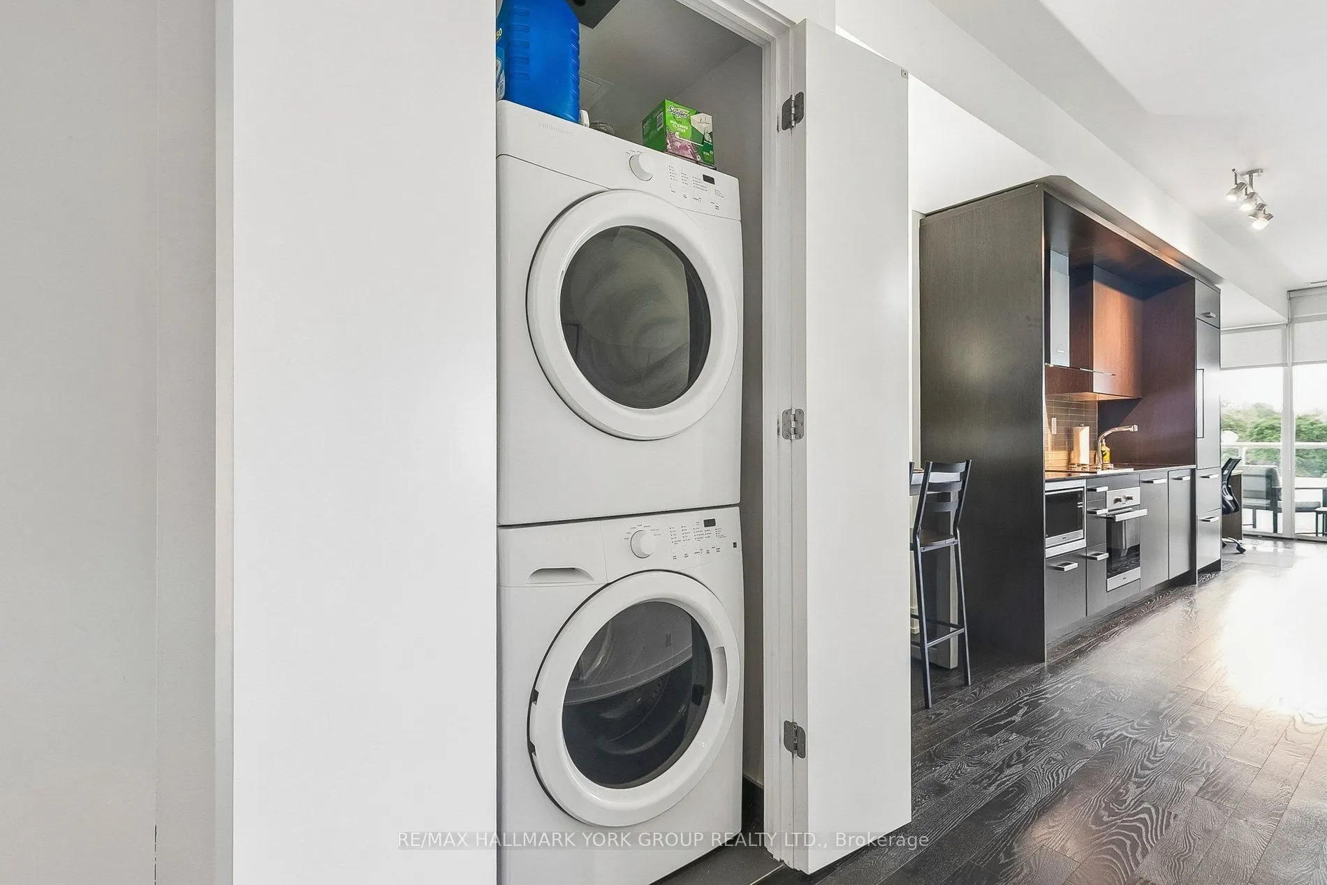 3018 Yonge Street #606