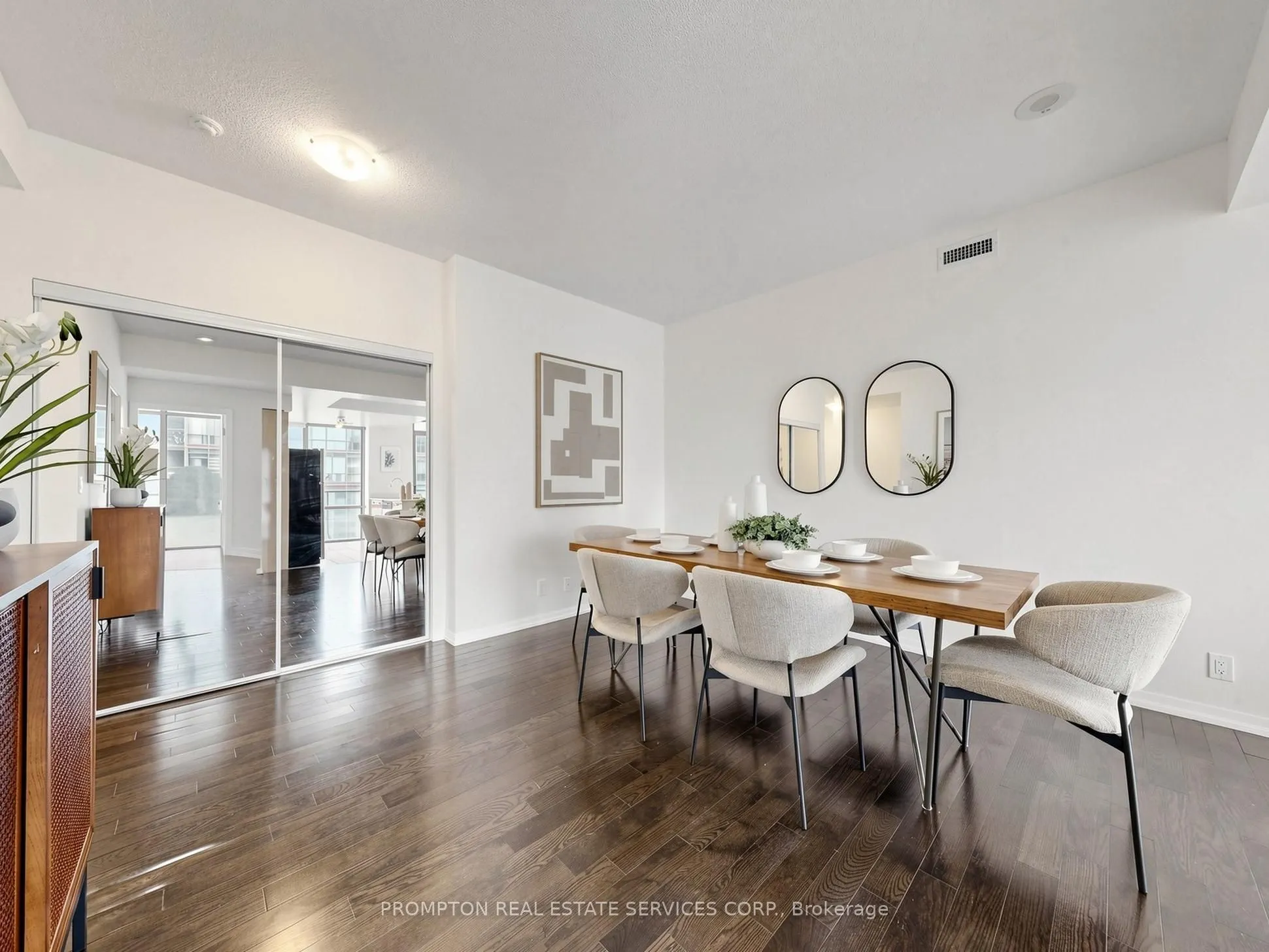 832 Bay Street #905