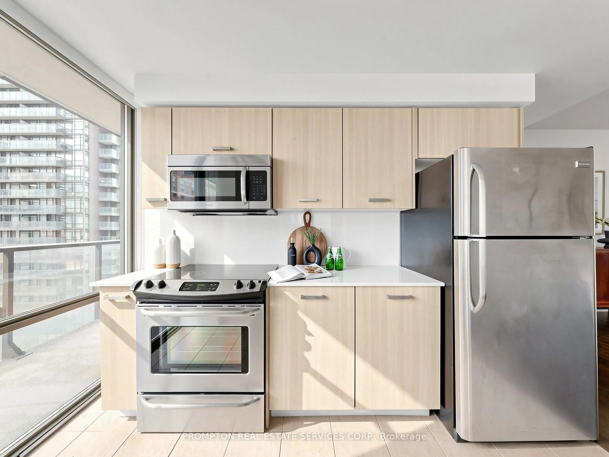 832 Bay Street #905