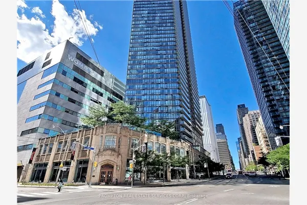832 Bay Street #905