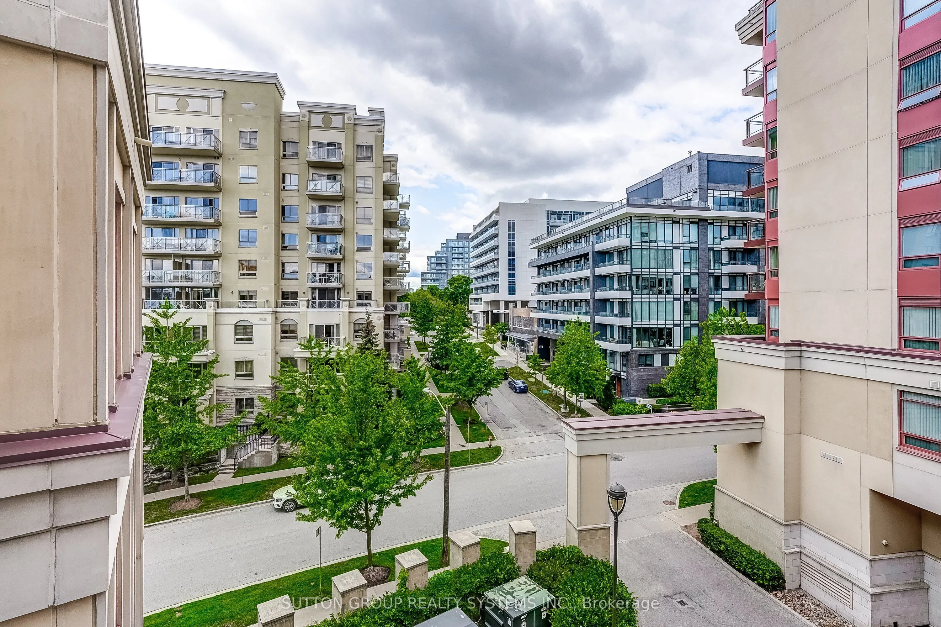 15 Rean Drive #408