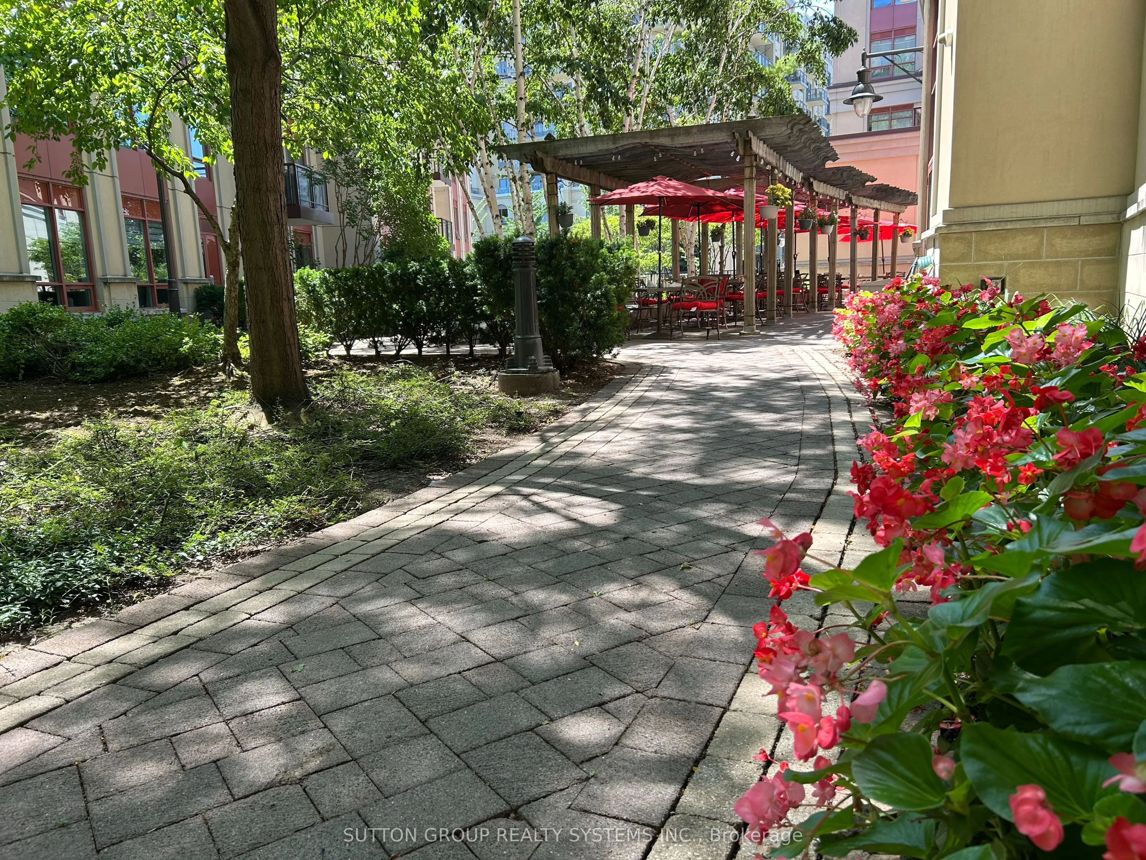 15 Rean Drive #408