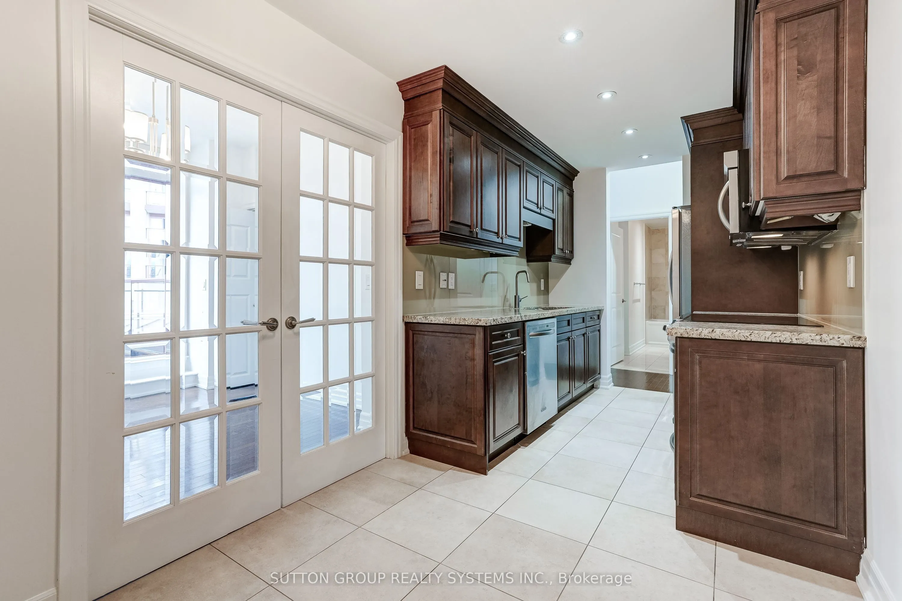 15 Rean Drive #408