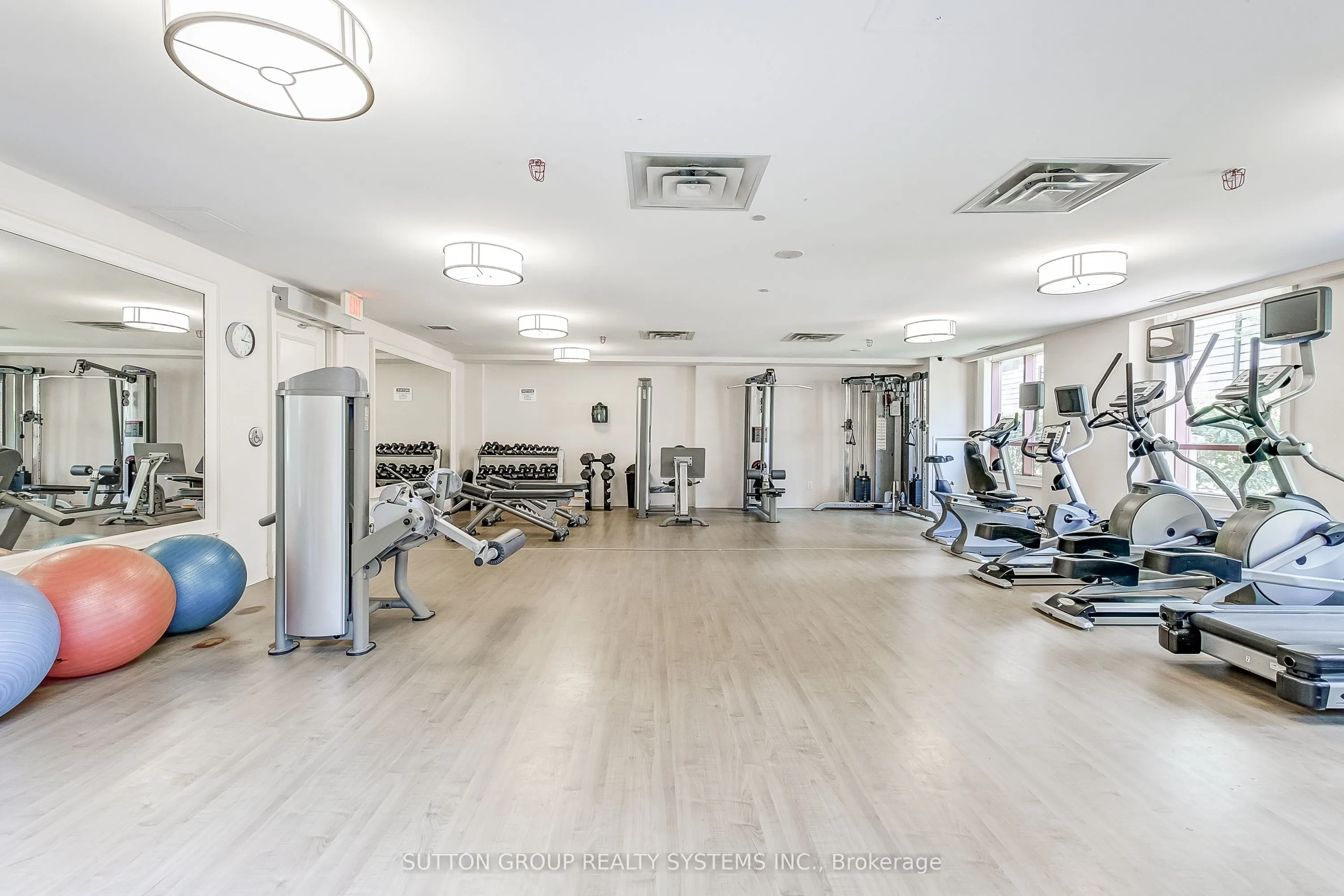 15 Rean Drive #408
