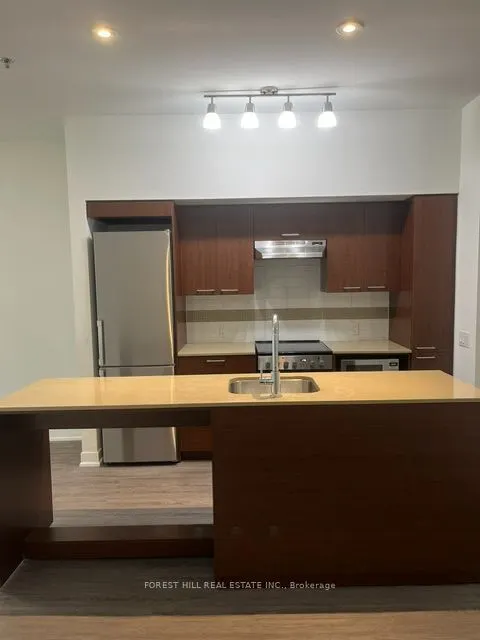 320 Tweedsmuir Avenue #111