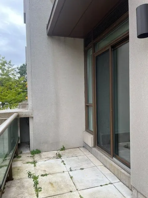 320 Tweedsmuir Avenue #111