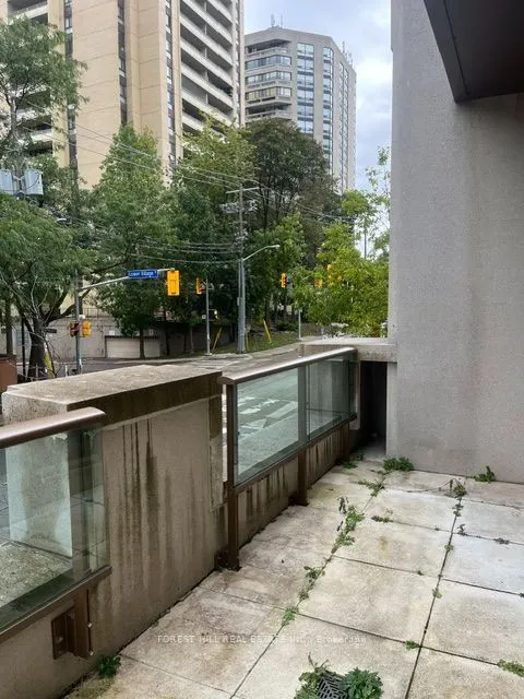 320 Tweedsmuir Avenue #111