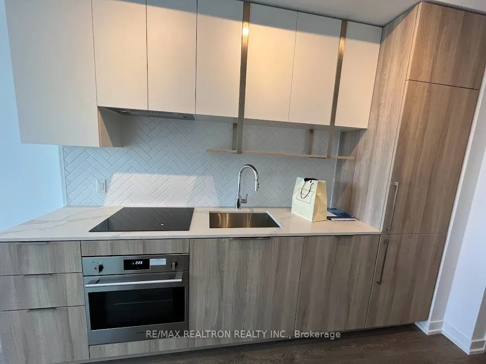 15 Holmes Avenue #509