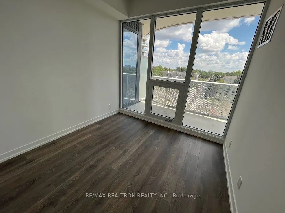 15 Holmes Avenue #509