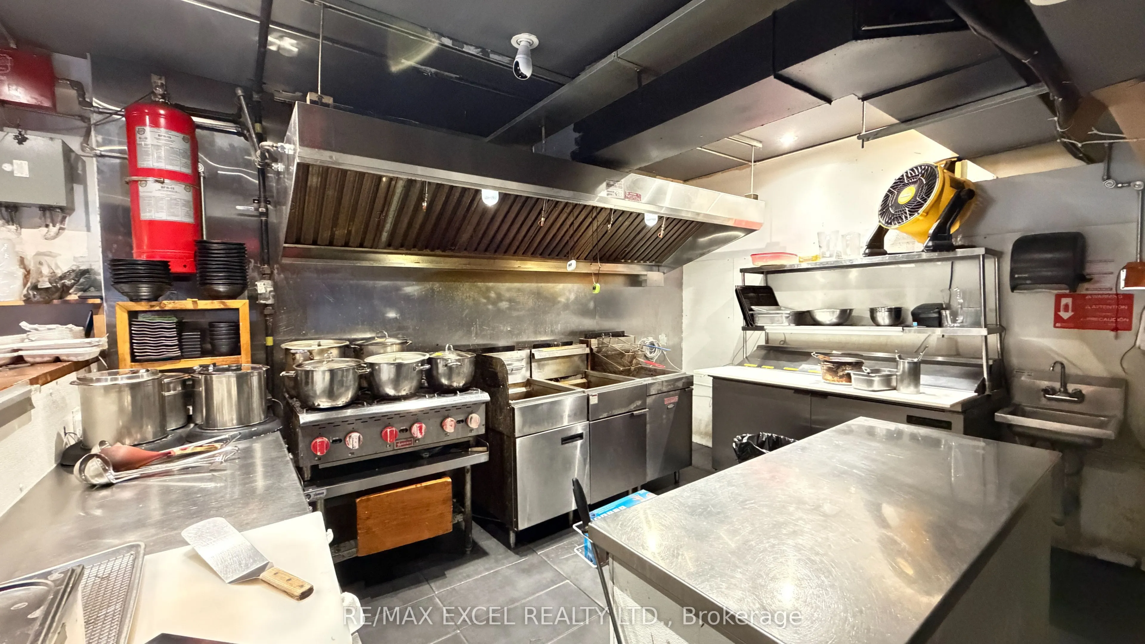 548 Yonge Street