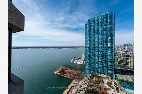 65 Harbour Square #2204