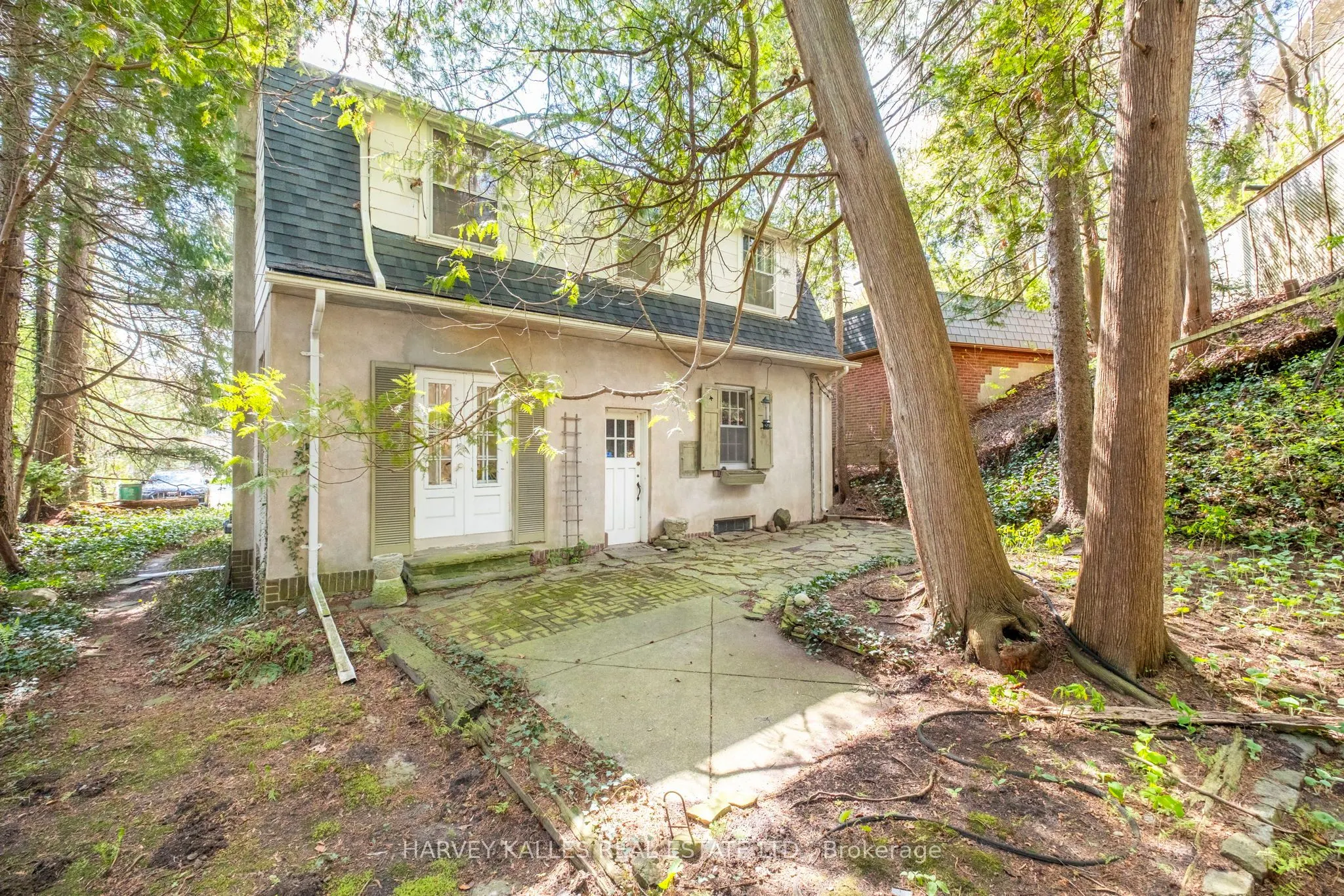 38 Donwoods Drive