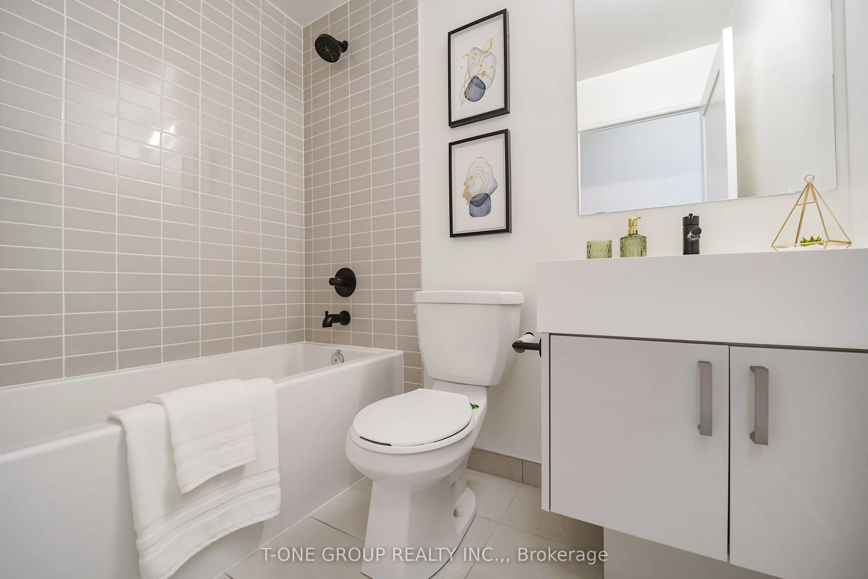 280 Dundas Street W #1803