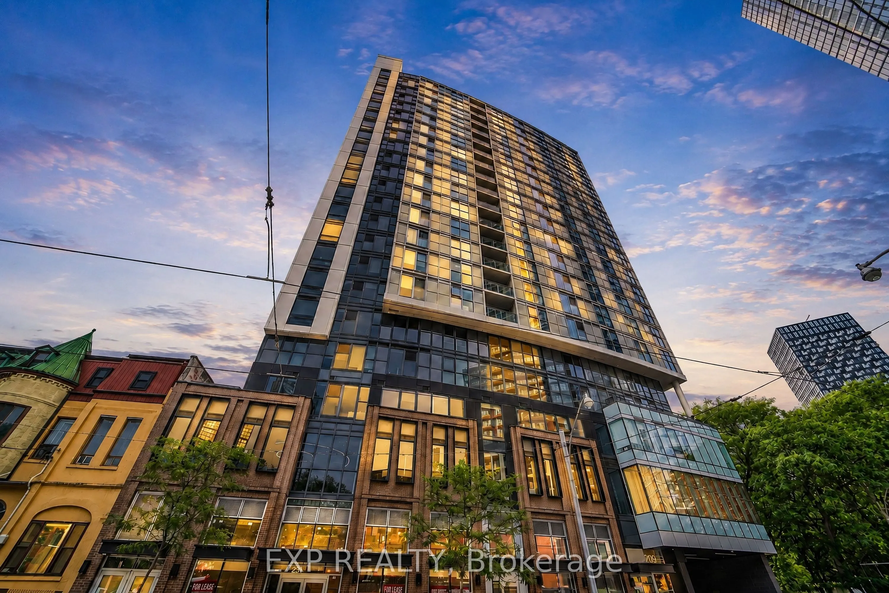 219 Dundas Street E #610