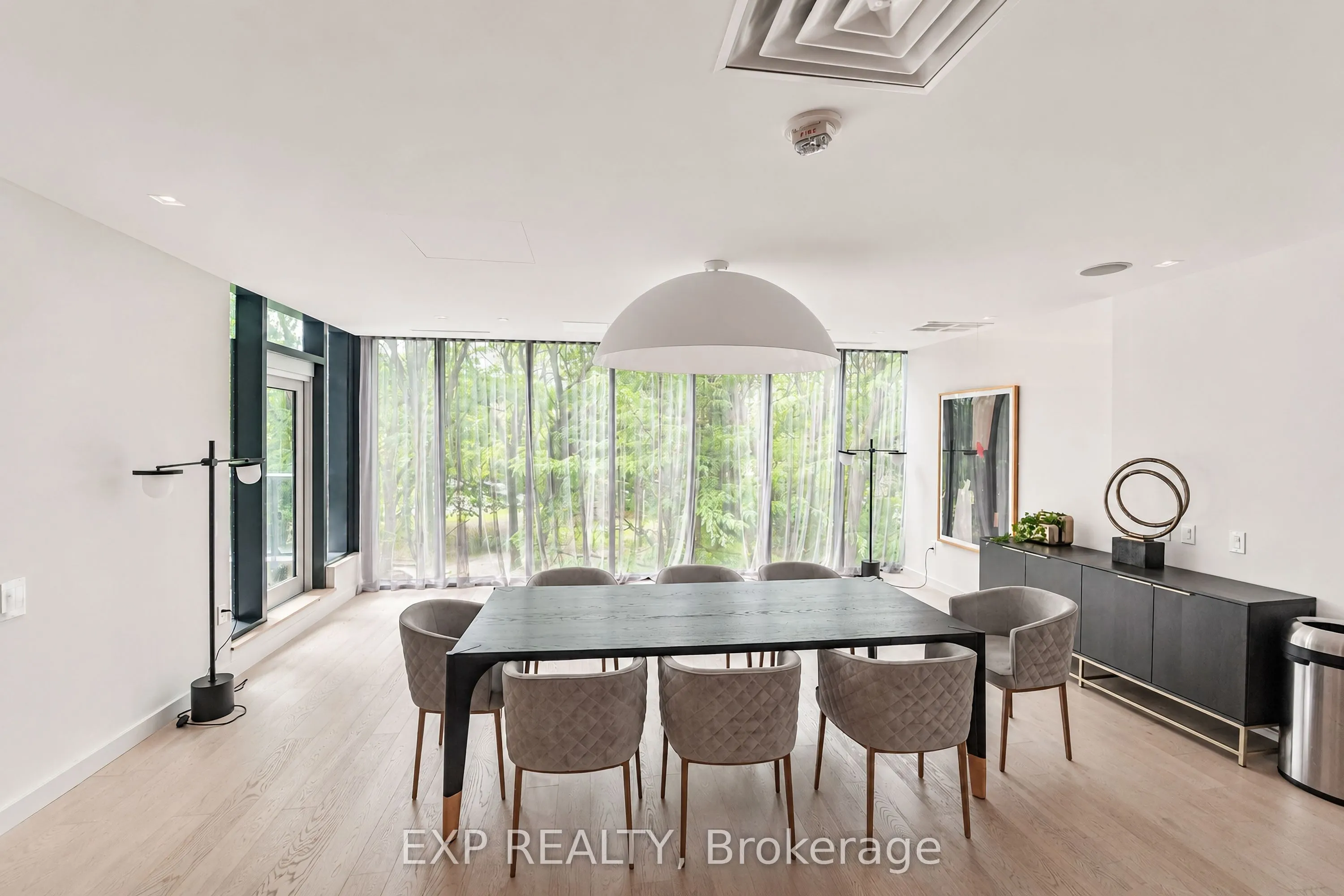 219 Dundas Street E #610