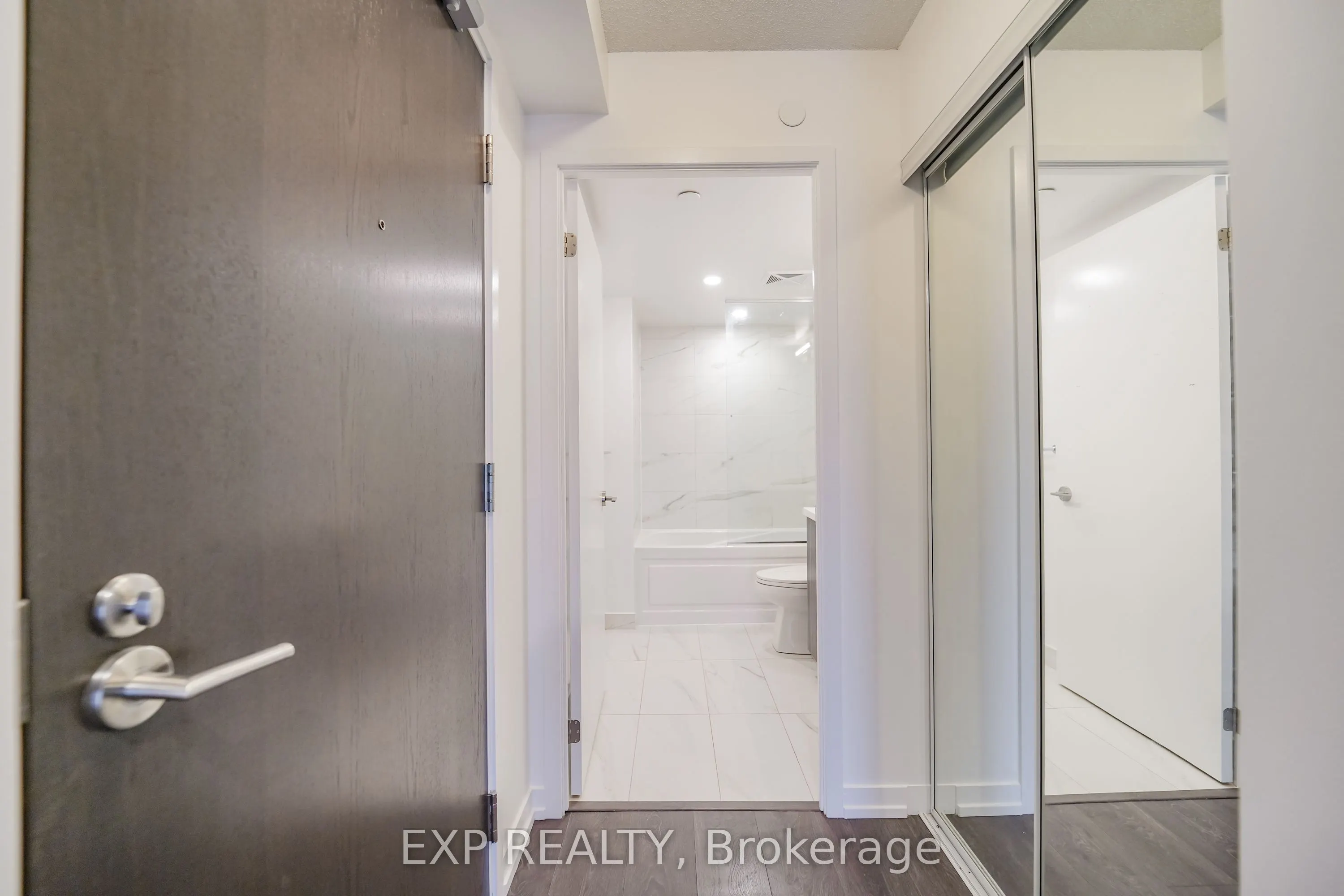 219 Dundas Street E #610