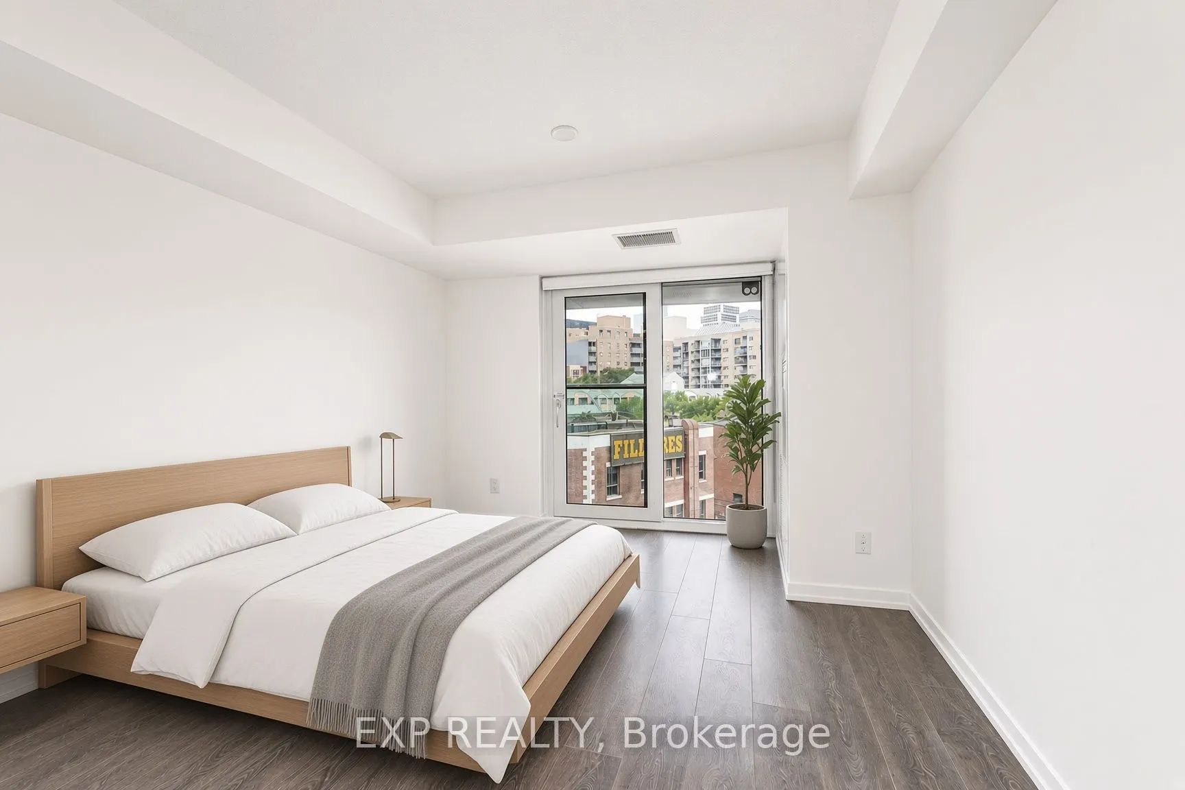 219 Dundas Street E #610