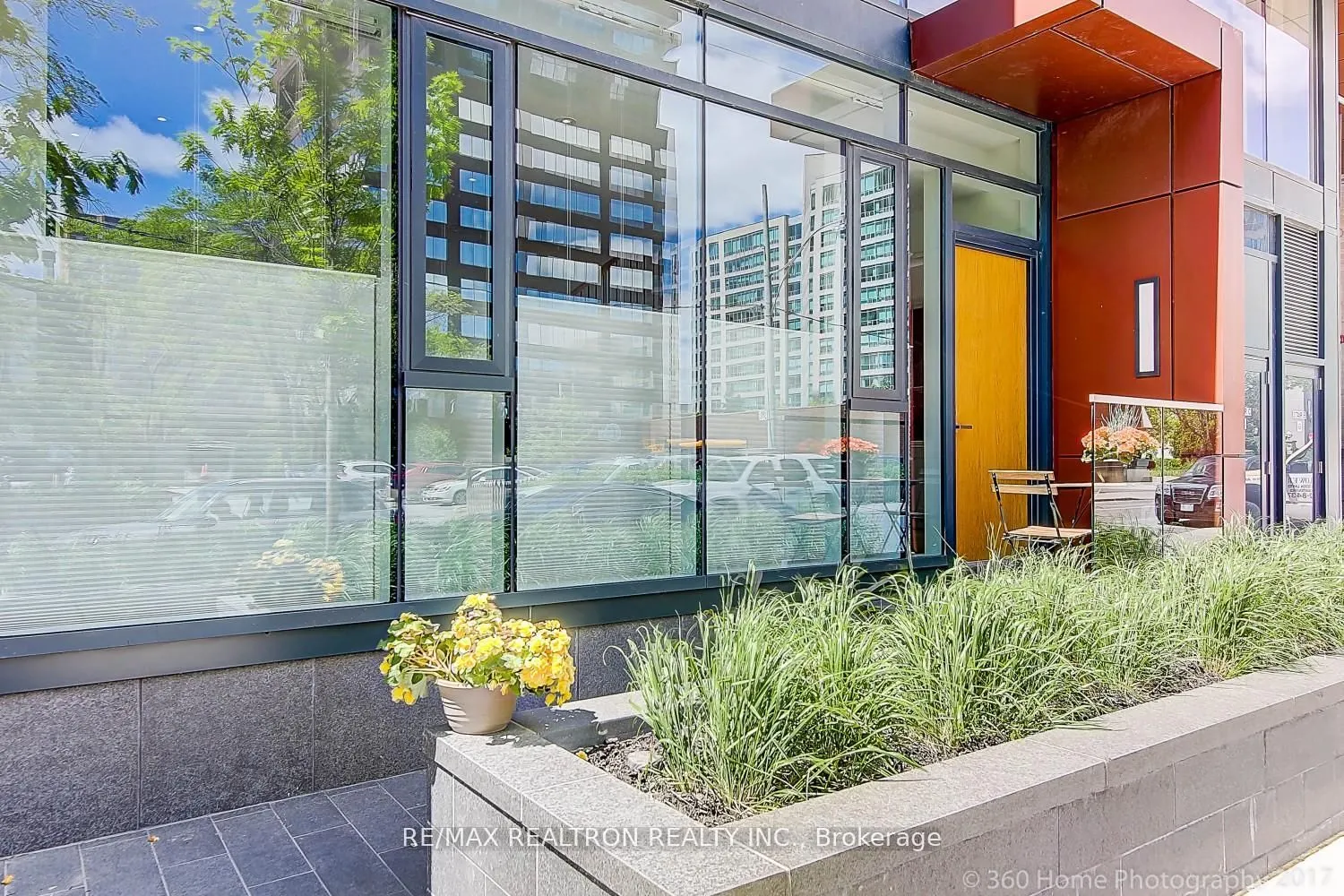 32 DAVENPORT Road #106
