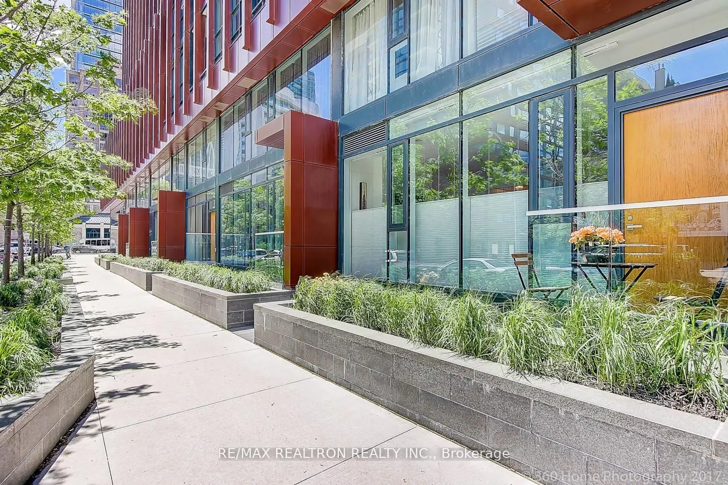 32 DAVENPORT Road #106