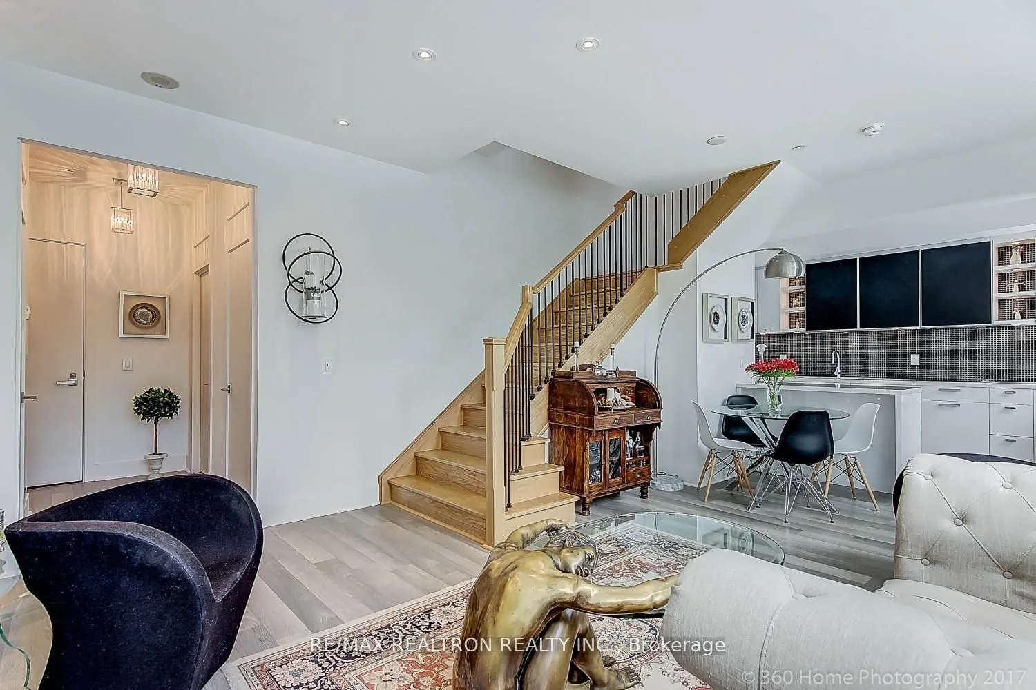 32 DAVENPORT Road #106