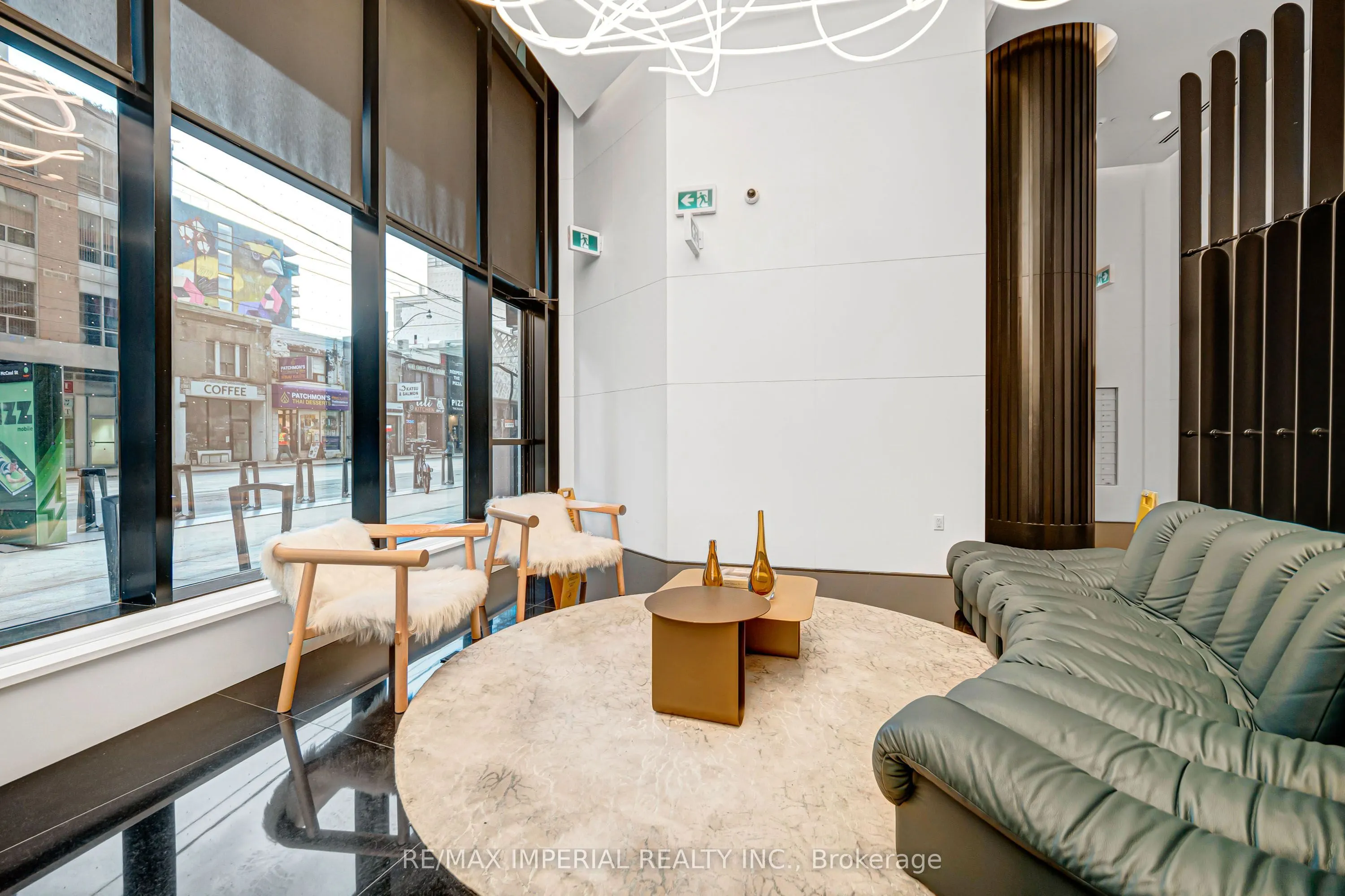 280 Dundas Street W #601