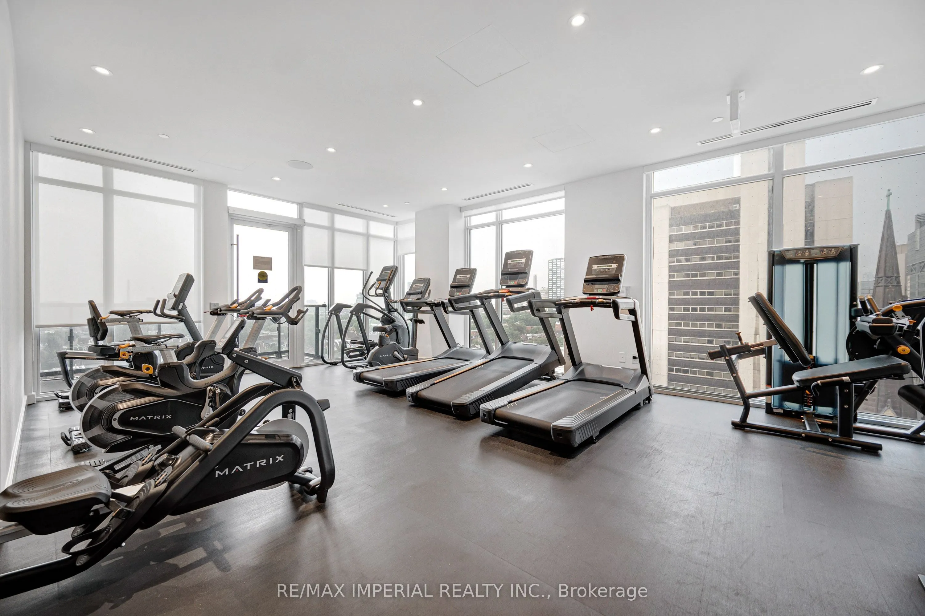 280 Dundas Street W #601