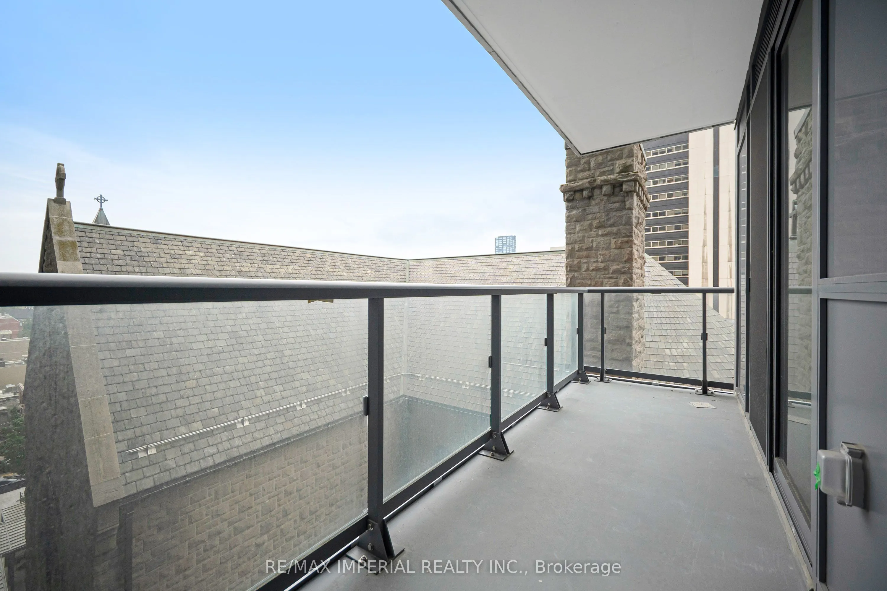280 Dundas Street W #601