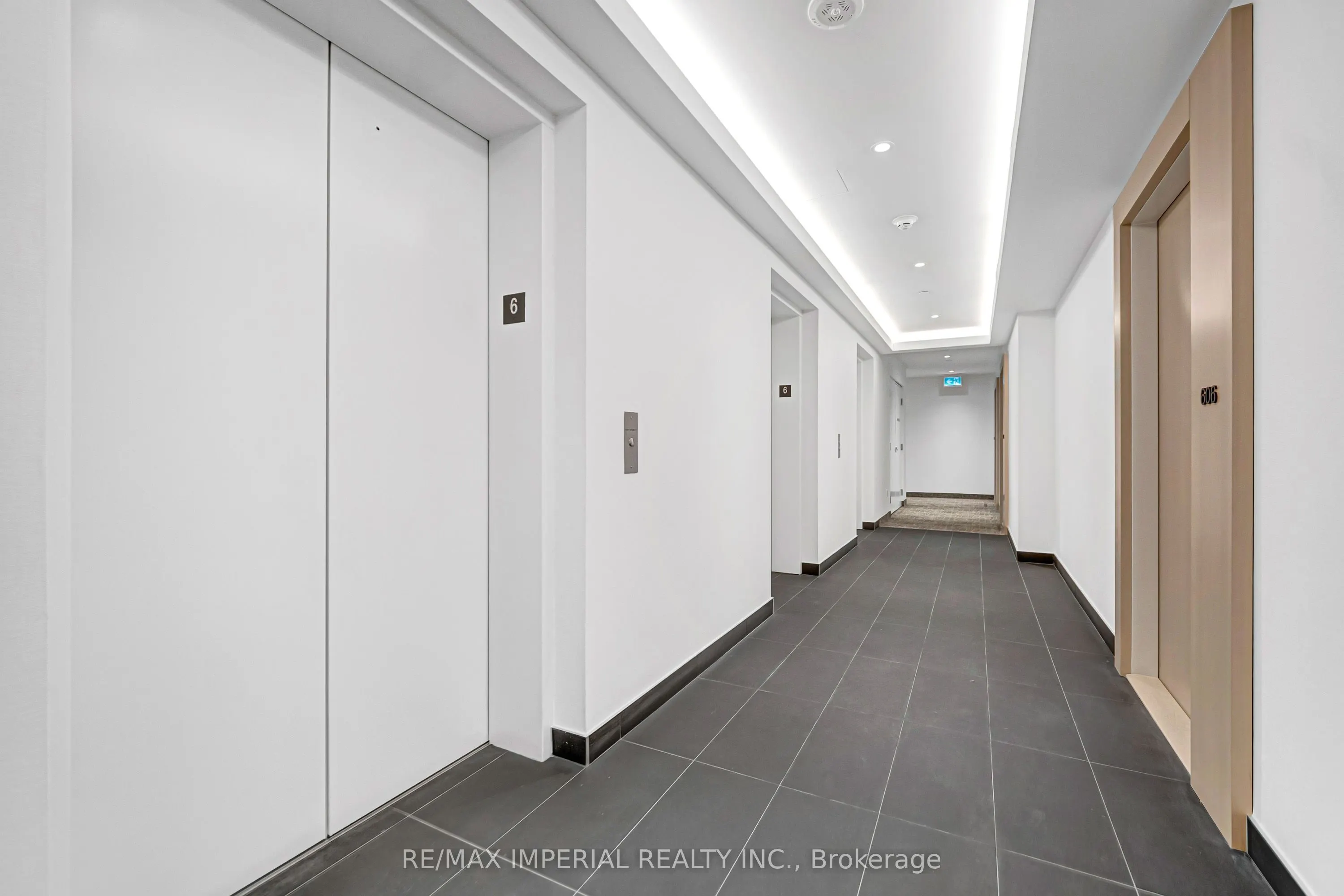 280 Dundas Street W #601