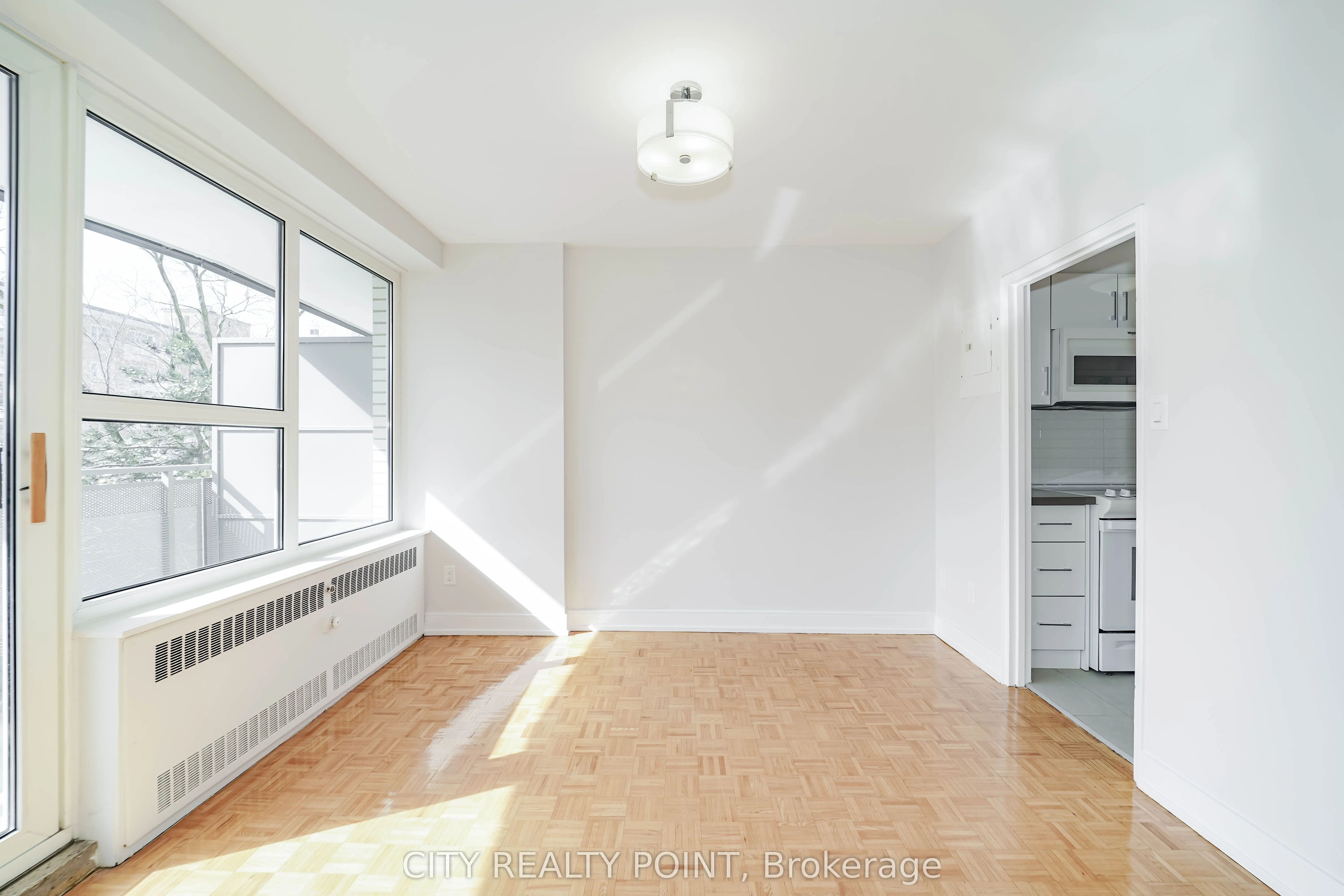 10 Shallmar Boulevard #907