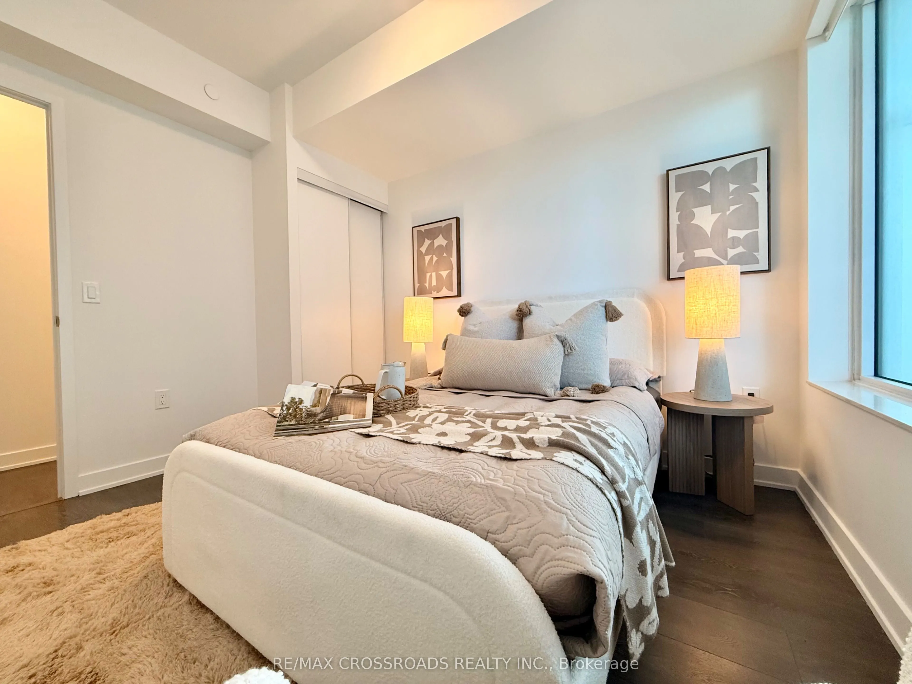 195 Redpath Avenue #2301