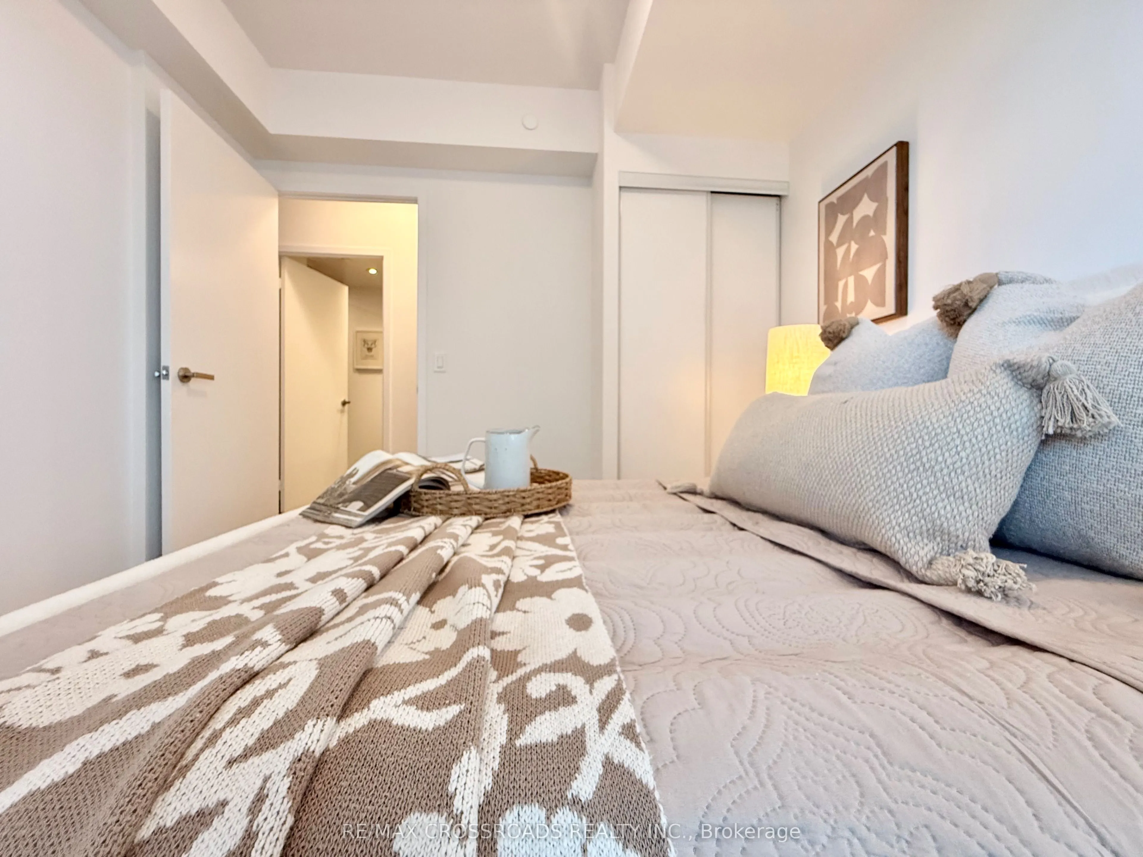 195 Redpath Avenue #2301