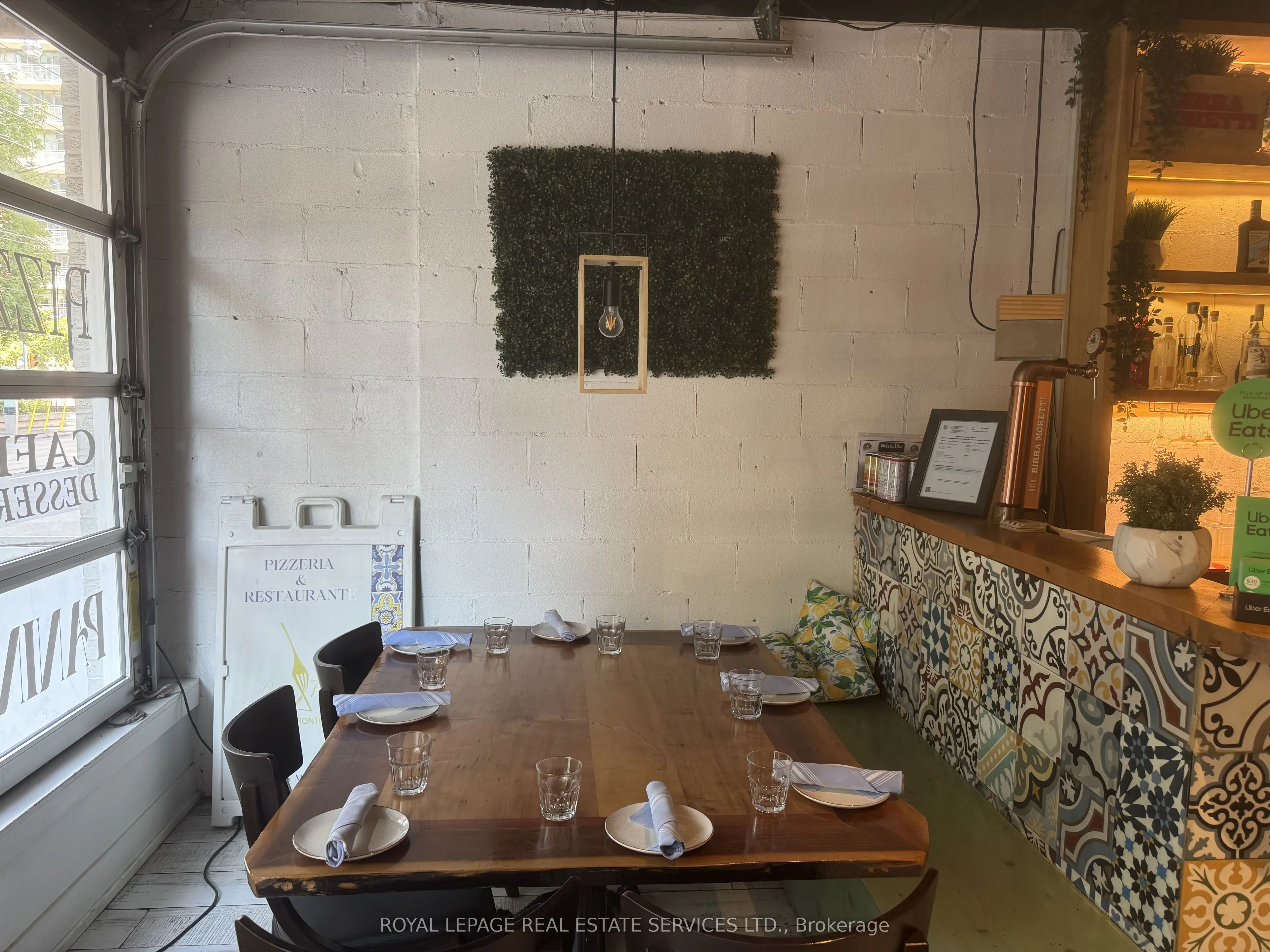 740 King Street W