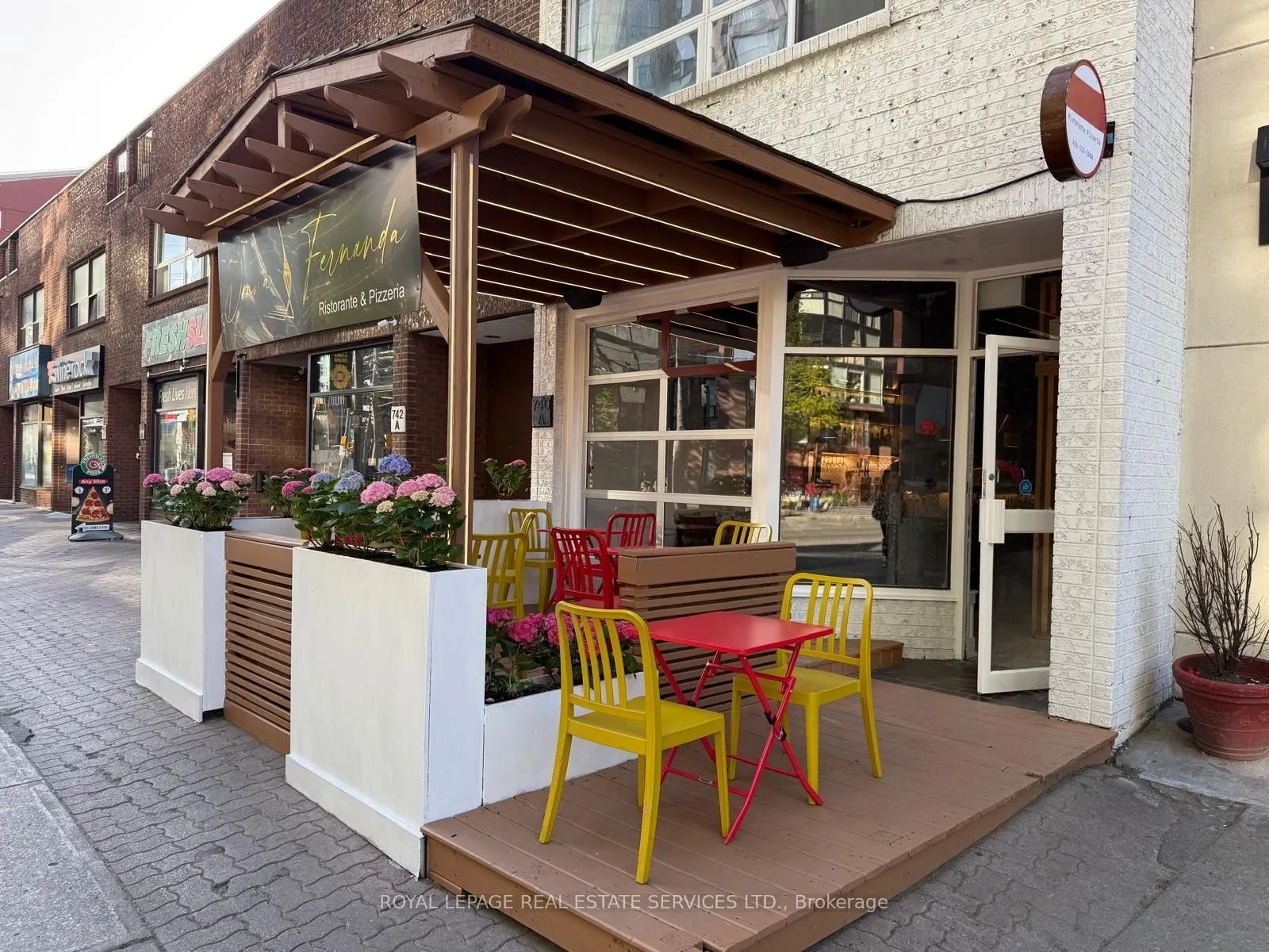 740 King Street W