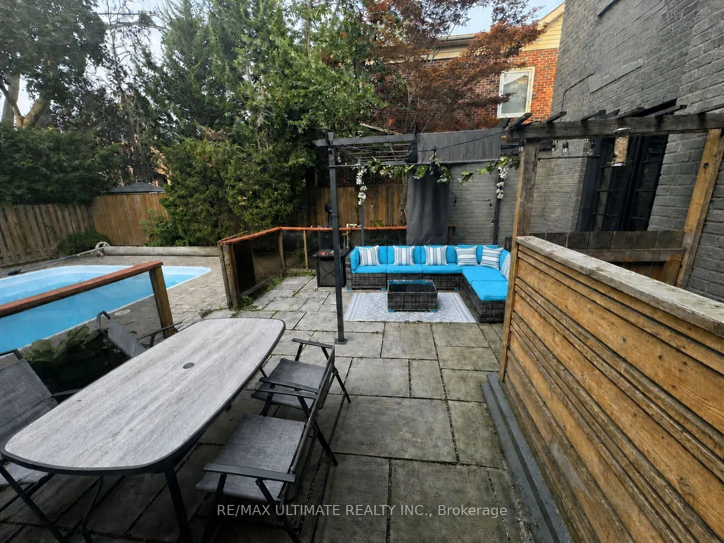 10 Noel Avenue
