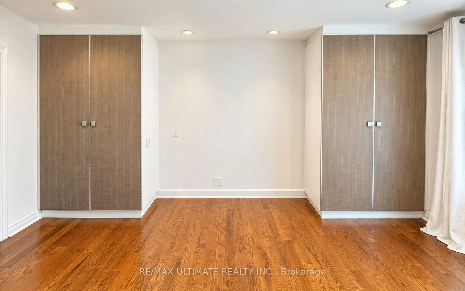 10 Noel Avenue