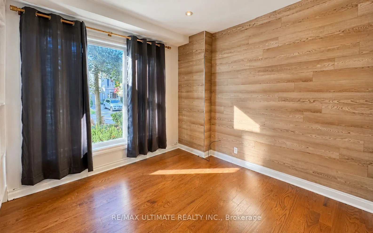 10 Noel Avenue