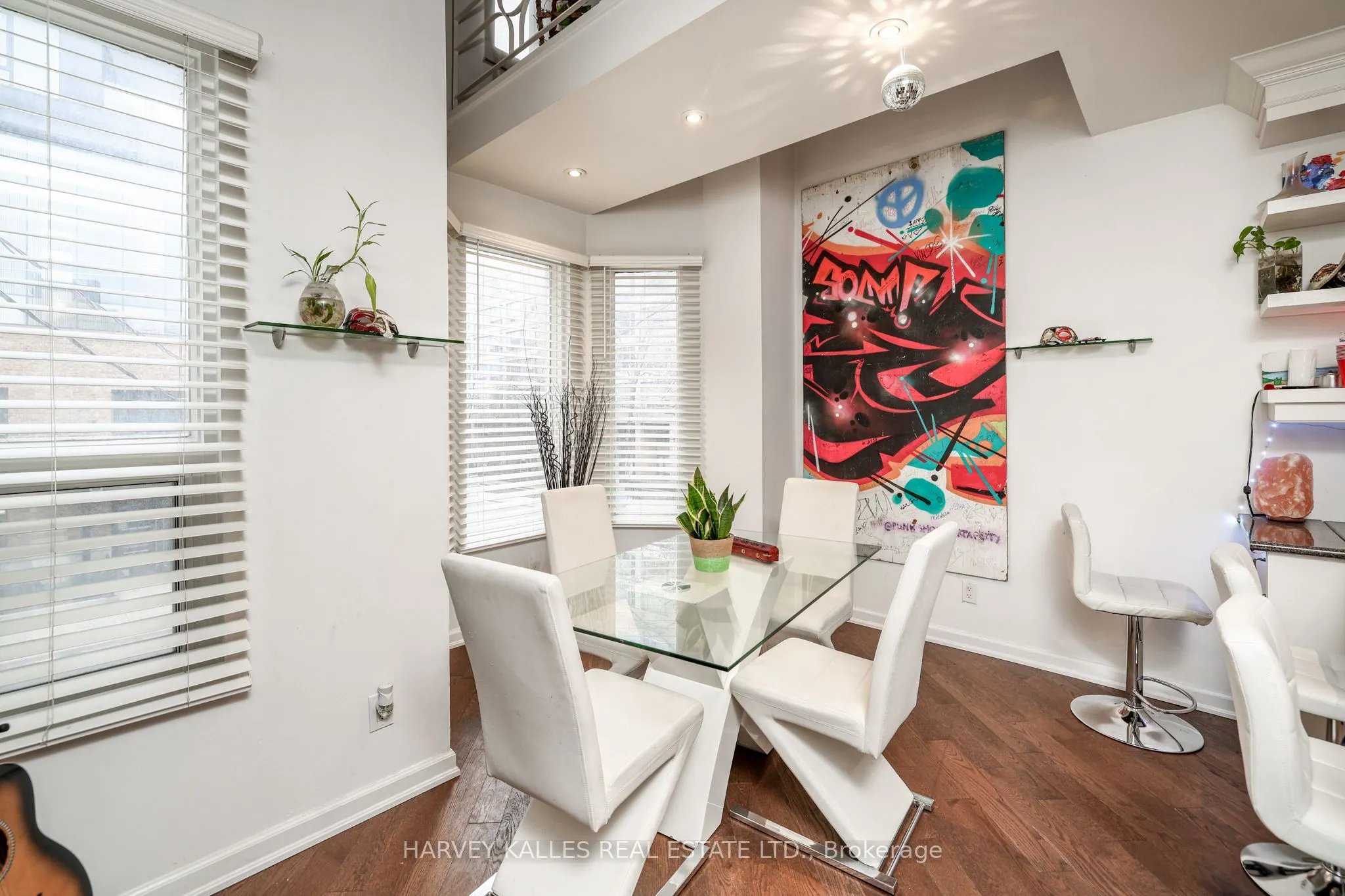 530 Richmond Street W