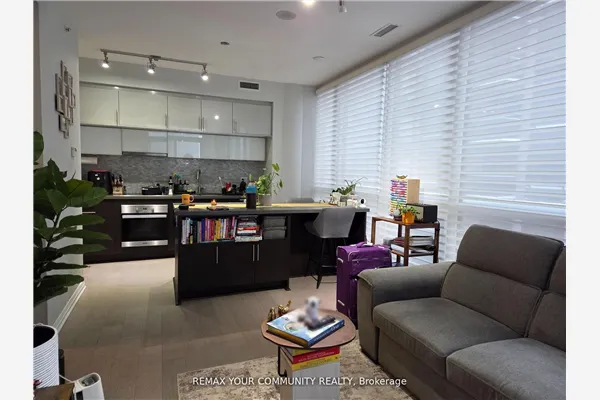 8 Mercer Street #1208