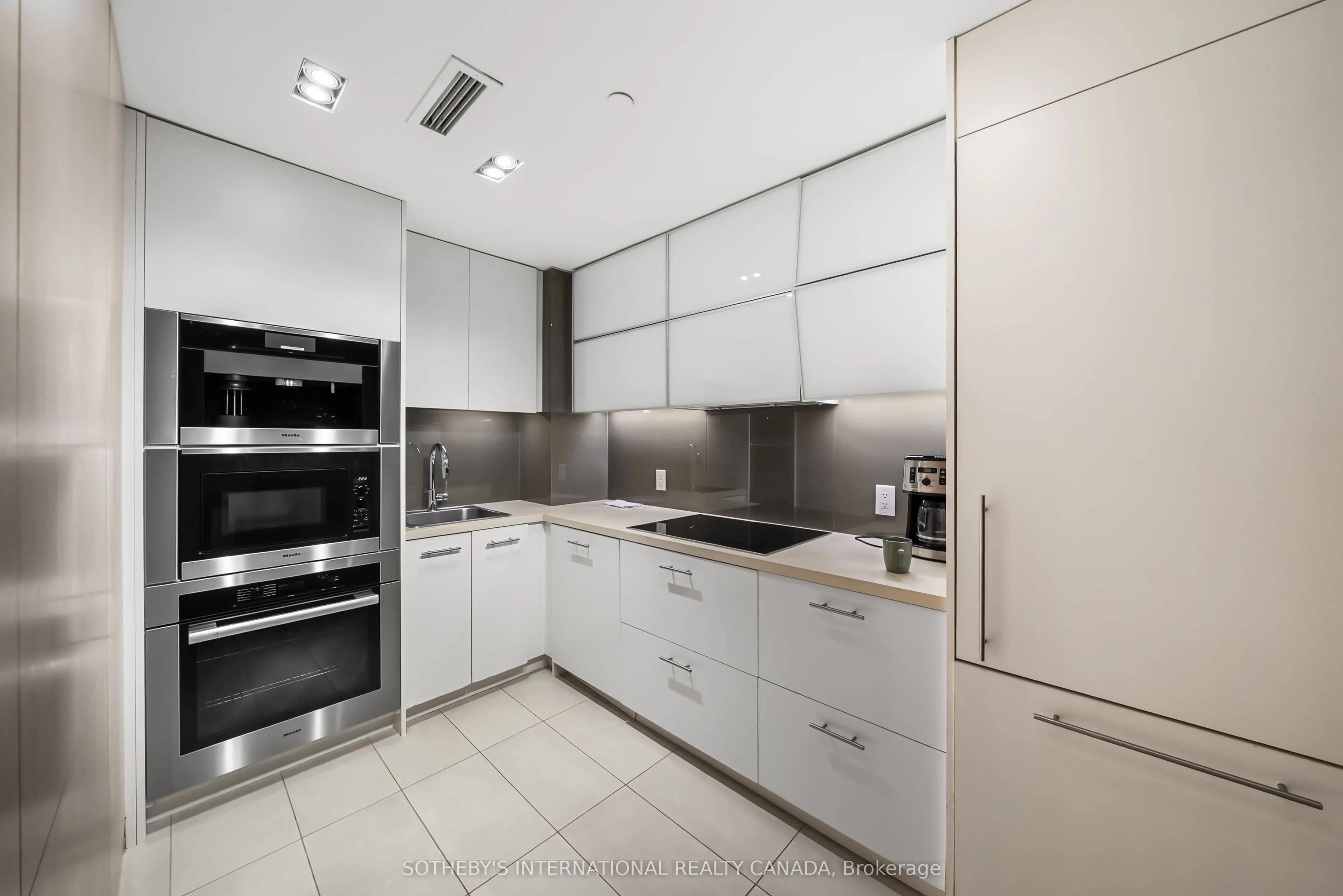 170 Avenue Road #1503